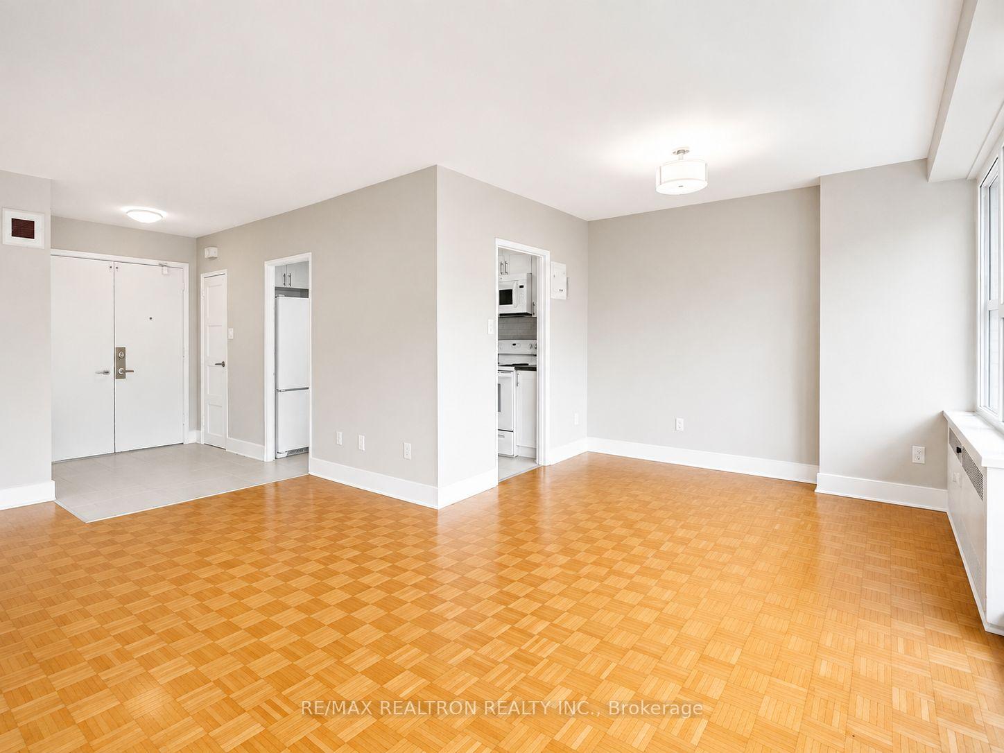 Photo 7 of Unit 503, 10 Shallmar Boulevard, Toronto, Forest Hill North — HOMEH