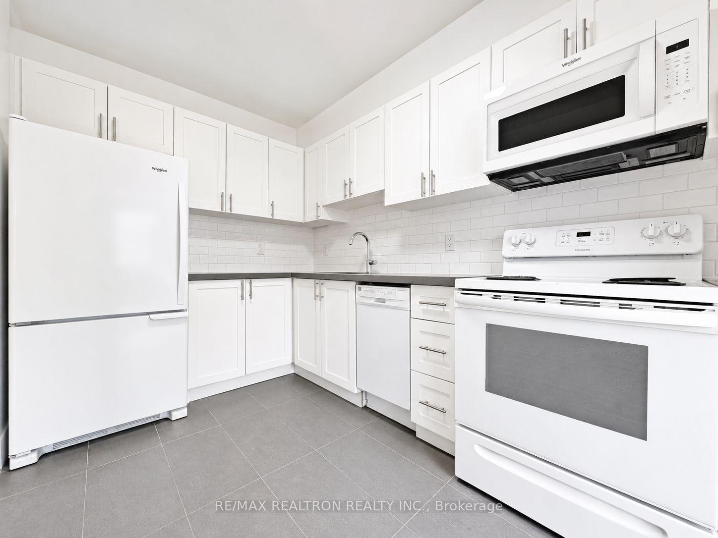 Photo 10 of Unit 503, 10 Shallmar Boulevard, Toronto, Forest Hill North — HOMEH