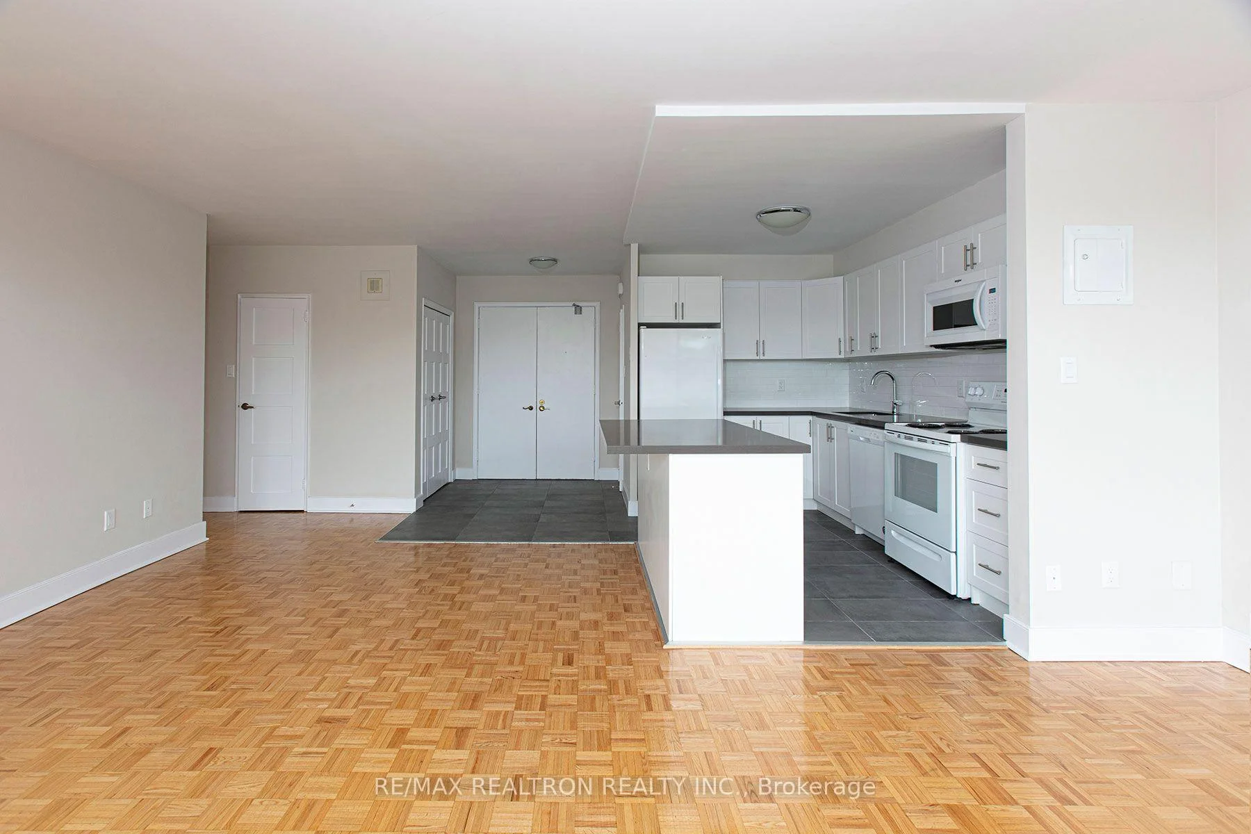 Photo 1 of Unit 503, 10 Shallmar Boulevard, Toronto, Forest Hill North — HOMEH