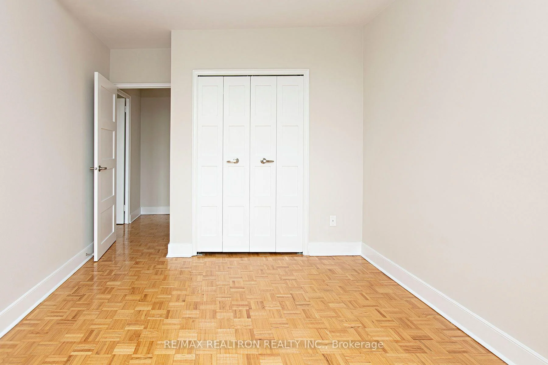 Photo 9 of Unit 503, 10 Shallmar Boulevard, Toronto, Forest Hill North — HOMEH