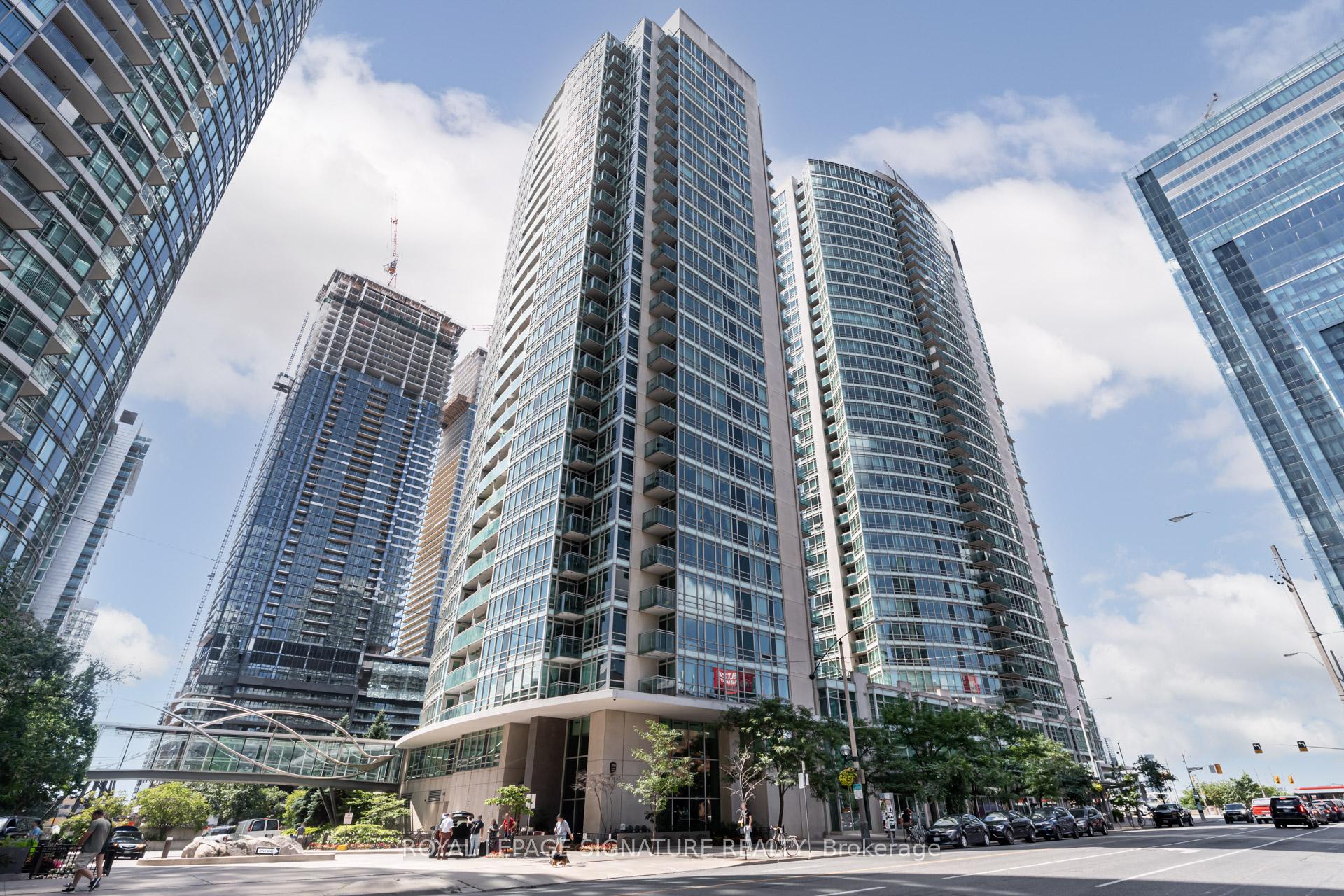 Photo 1 of Unit 2101, 381 Front Street W, Toronto, Waterfront Communities — HOMEH