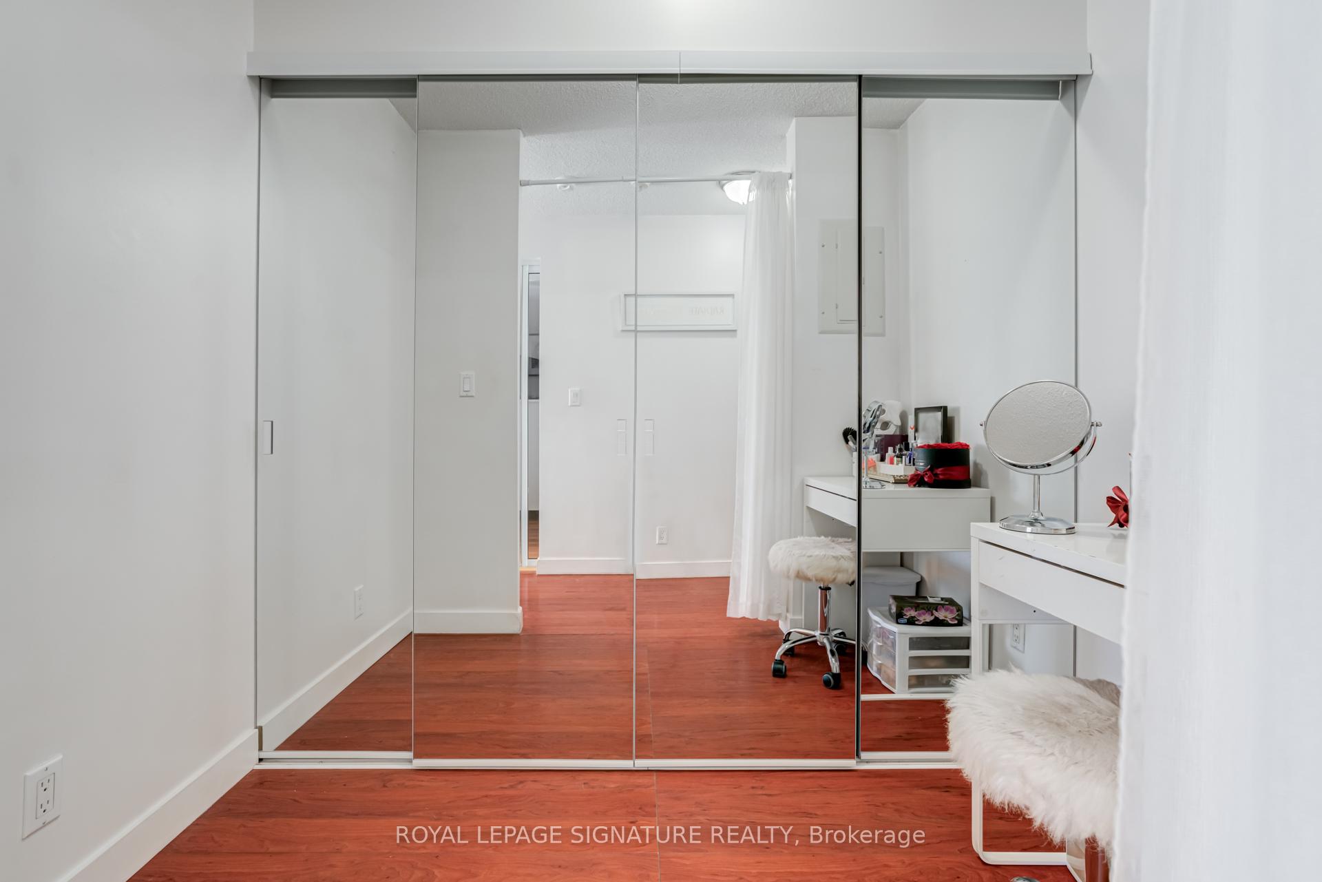 Photo 17 of Unit 2101, 381 Front Street W, Toronto, Waterfront Communities — HOMEH