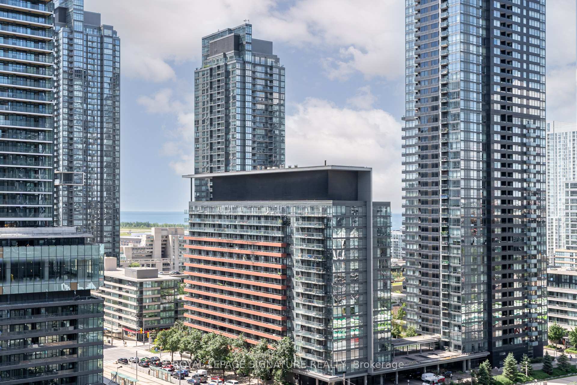 Photo 22 of Unit 2101, 381 Front Street W, Toronto, Waterfront Communities — HOMEH