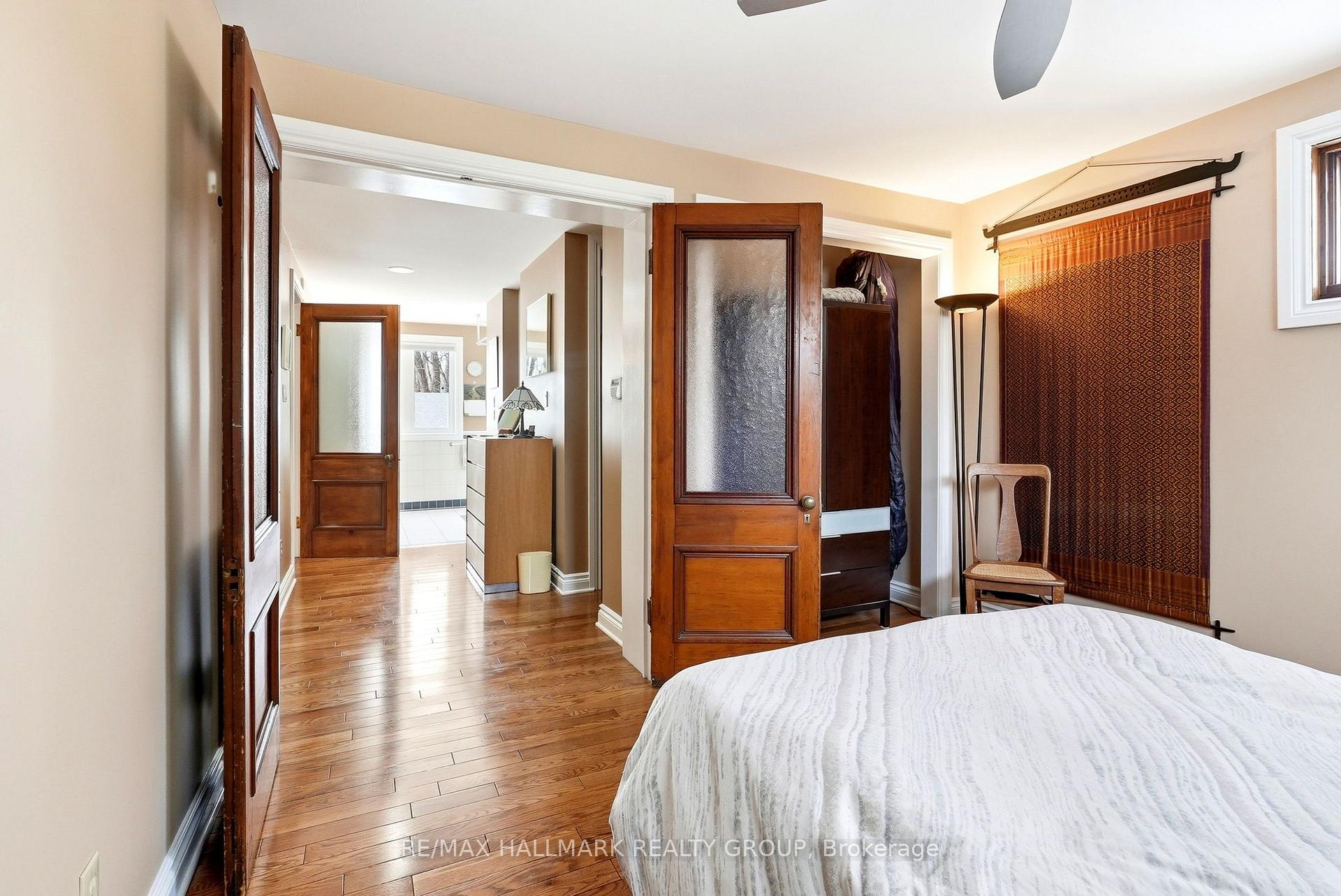 Photo 10 of 53 Scrivens Street, Ottawa, Britannia — HOMEH
