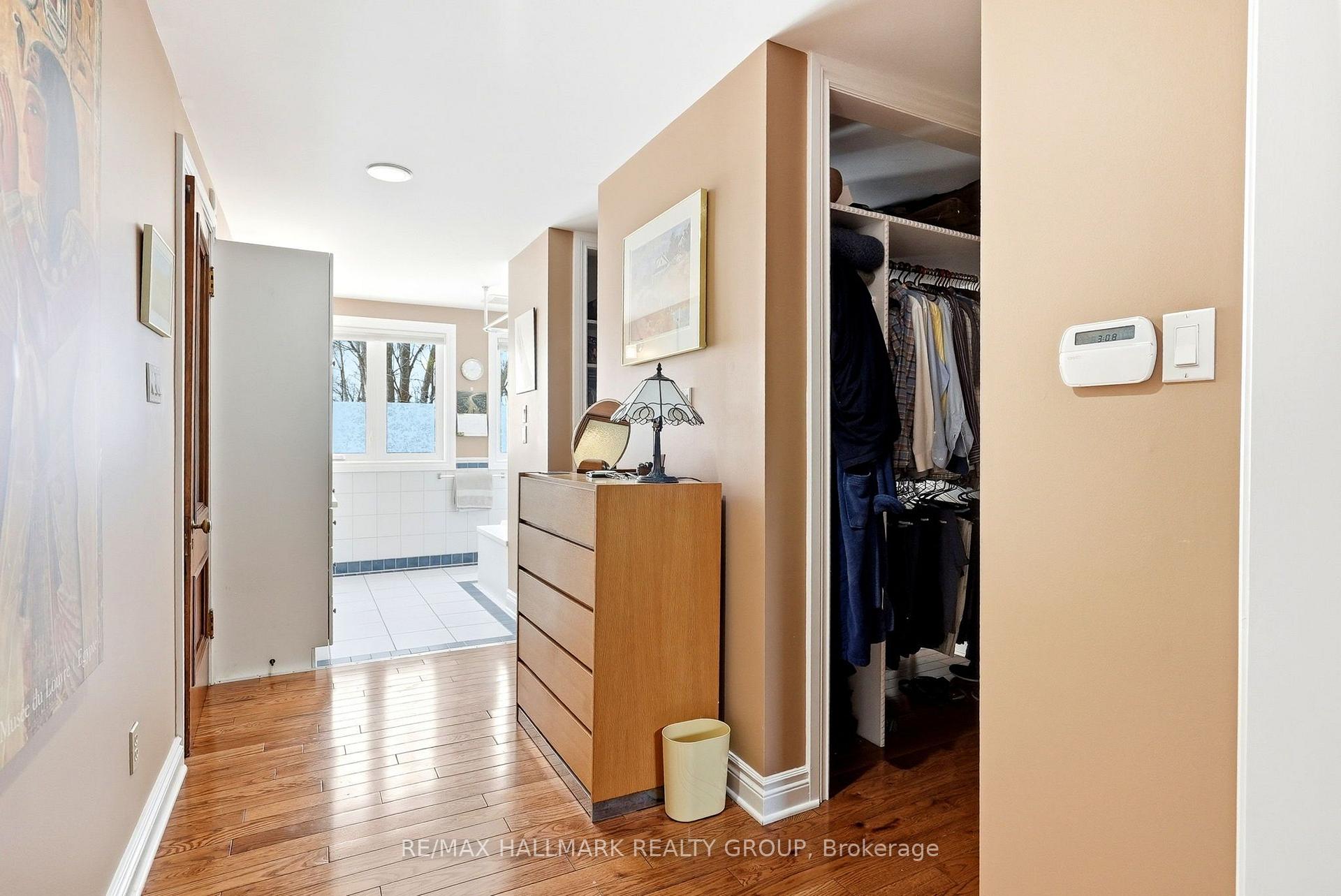 Photo 12 of 53 Scrivens Street, Ottawa, Britannia — HOMEH