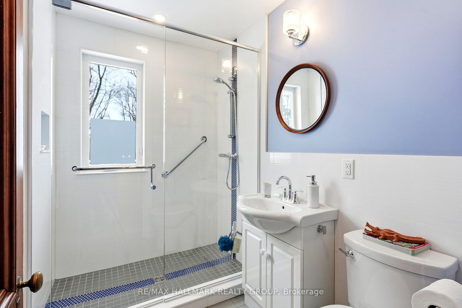 Photo 16 of 53 Scrivens Street, Ottawa, Britannia — HOMEH