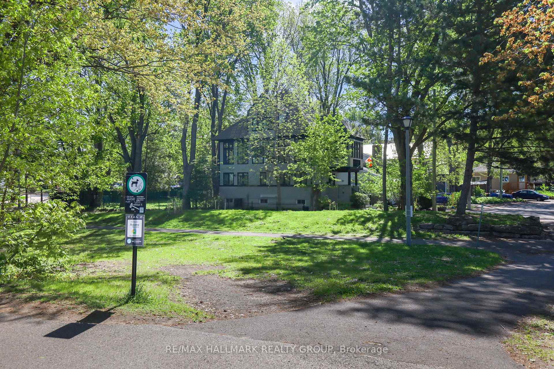Photo 51 of 53 Scrivens Street, Ottawa, Britannia — HOMEH