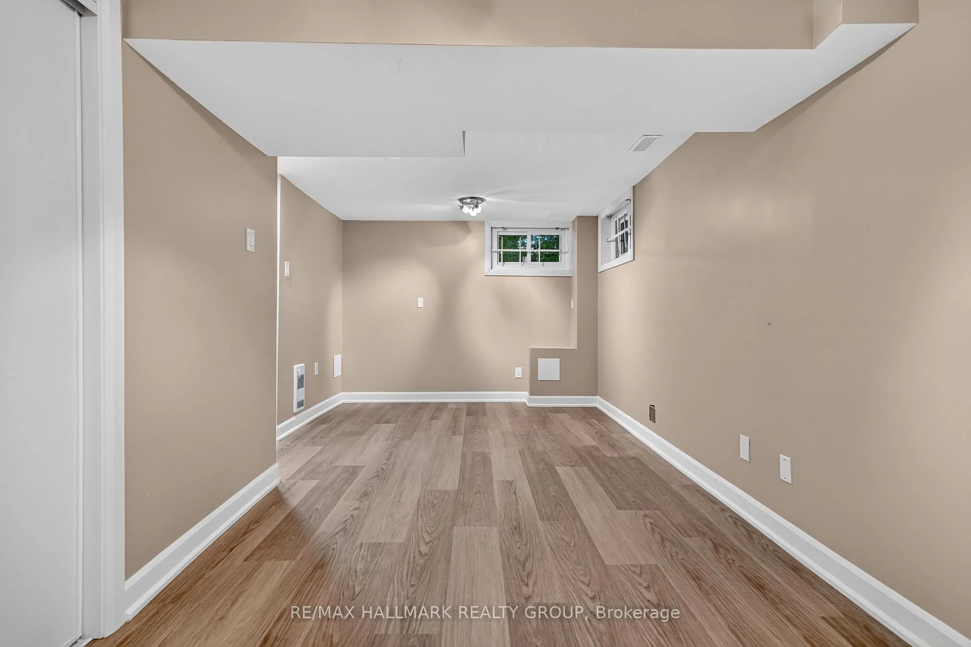 Photo 47 of 53 Scrivens Street, Ottawa, Britannia — HOMEH