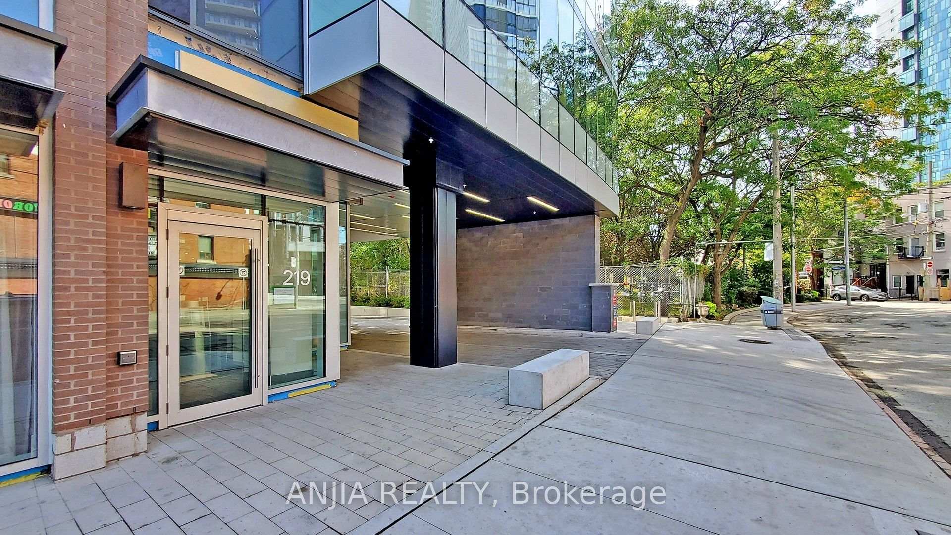 Photo 5 of Unit 803, 219 Dundas Street E, Toronto, Moss Park — HOMEH