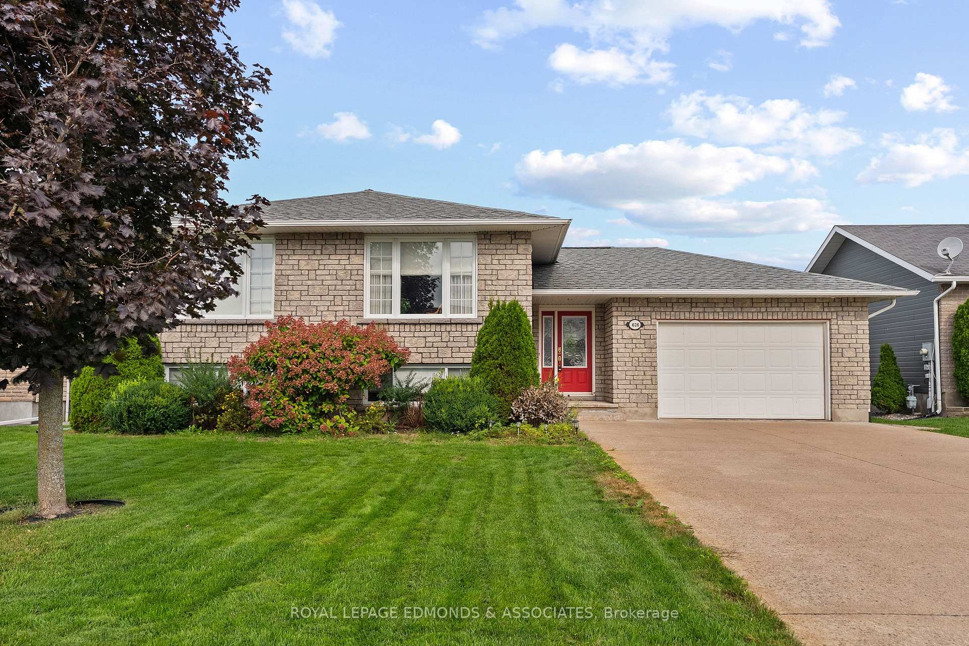 Photo 2 of 626 Moss Drive, Pembroke, Pembroke — HOMEH