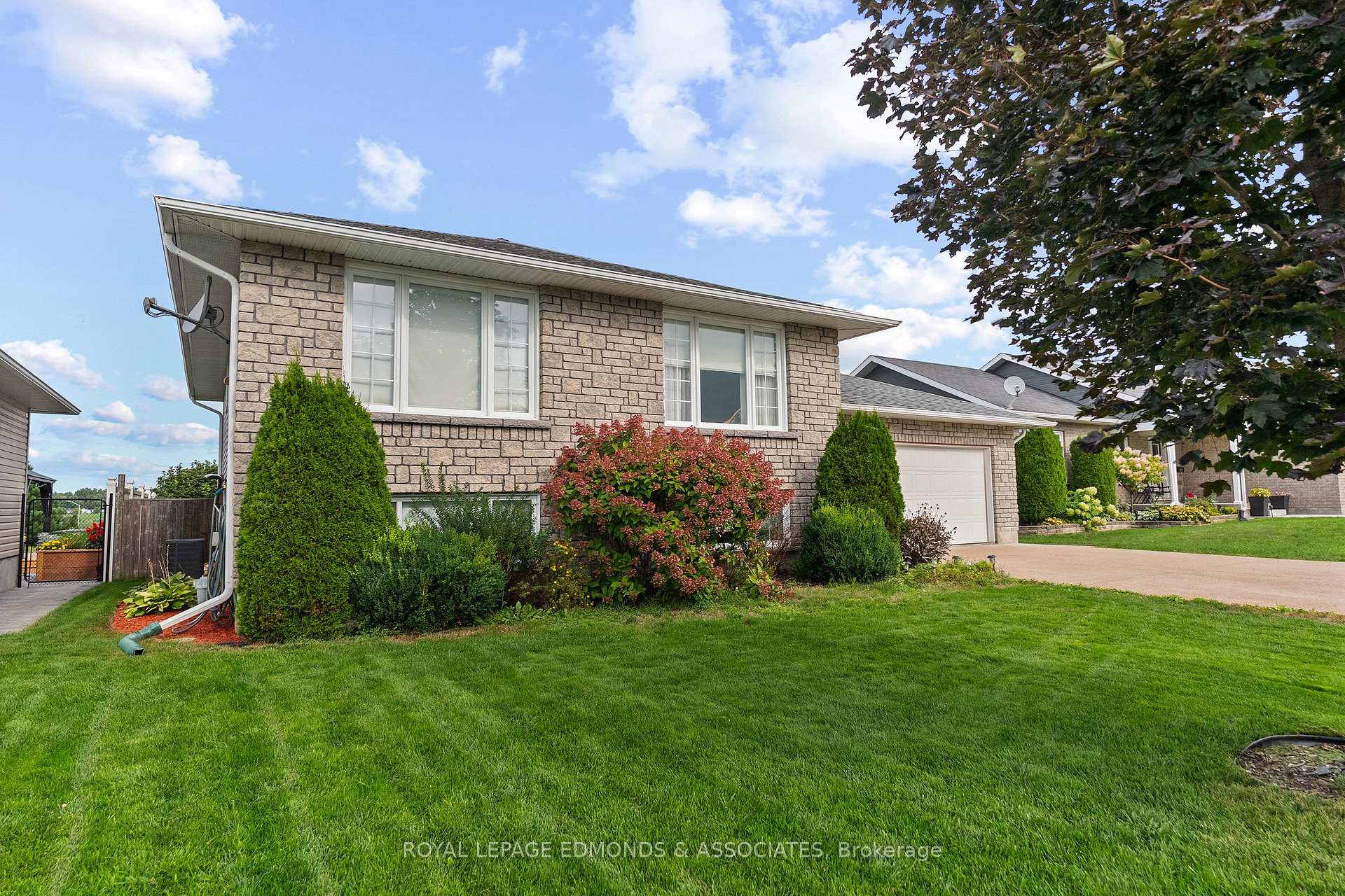Photo 3 of 626 Moss Drive, Pembroke, Pembroke — HOMEH