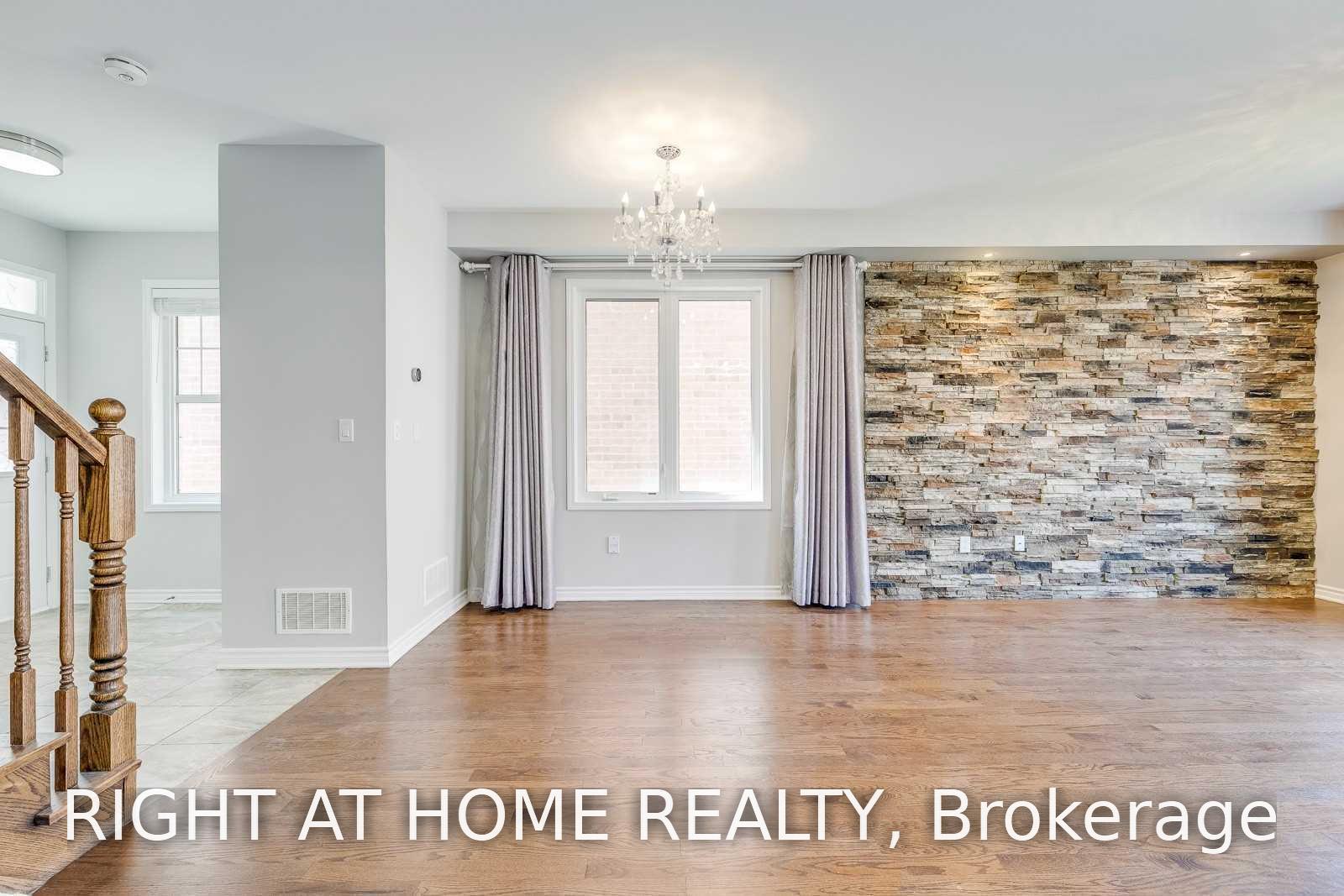 Photo 7 of Unit Upper, 455 Clarkson Gate, Milton, Ford — HOMEH