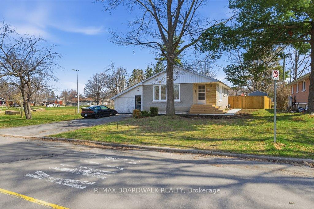 Photo 2 of 1279 Adirondack Drive, Ottawa, Kenson Park — HOMEH
