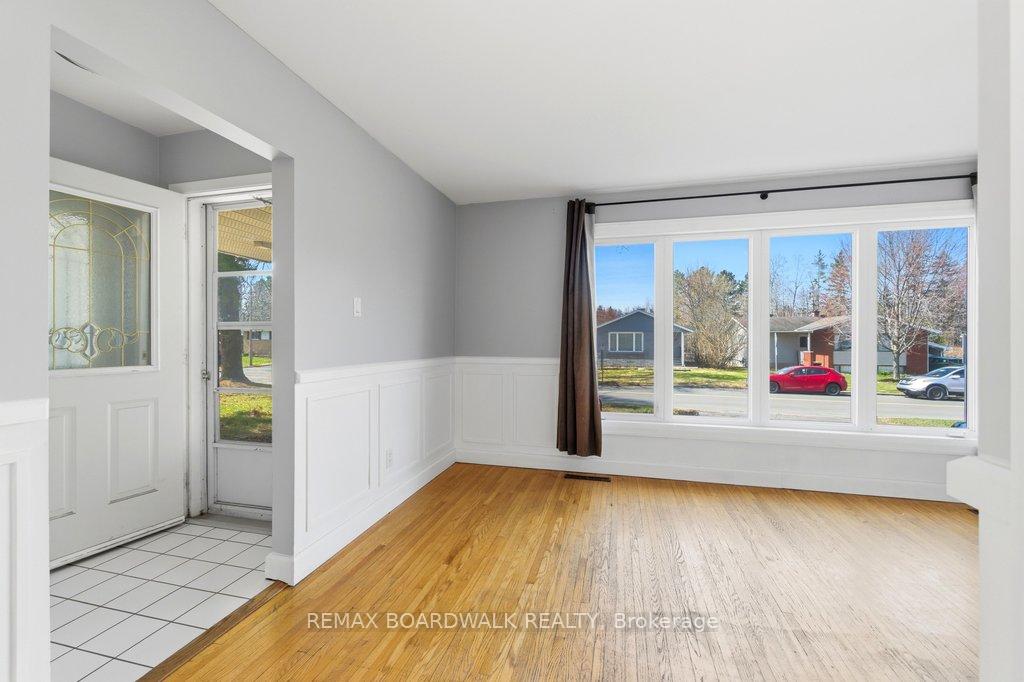 Photo 5 of 1279 Adirondack Drive, Ottawa, Kenson Park — HOMEH