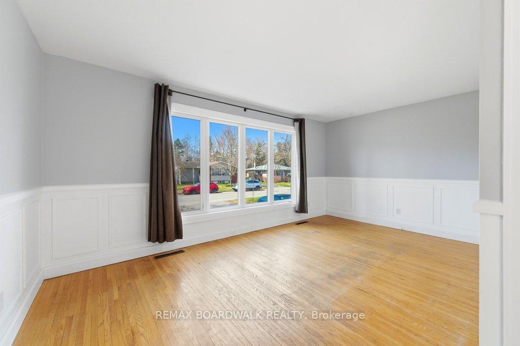 Photo 7 of 1279 Adirondack Drive, Ottawa, Kenson Park — HOMEH