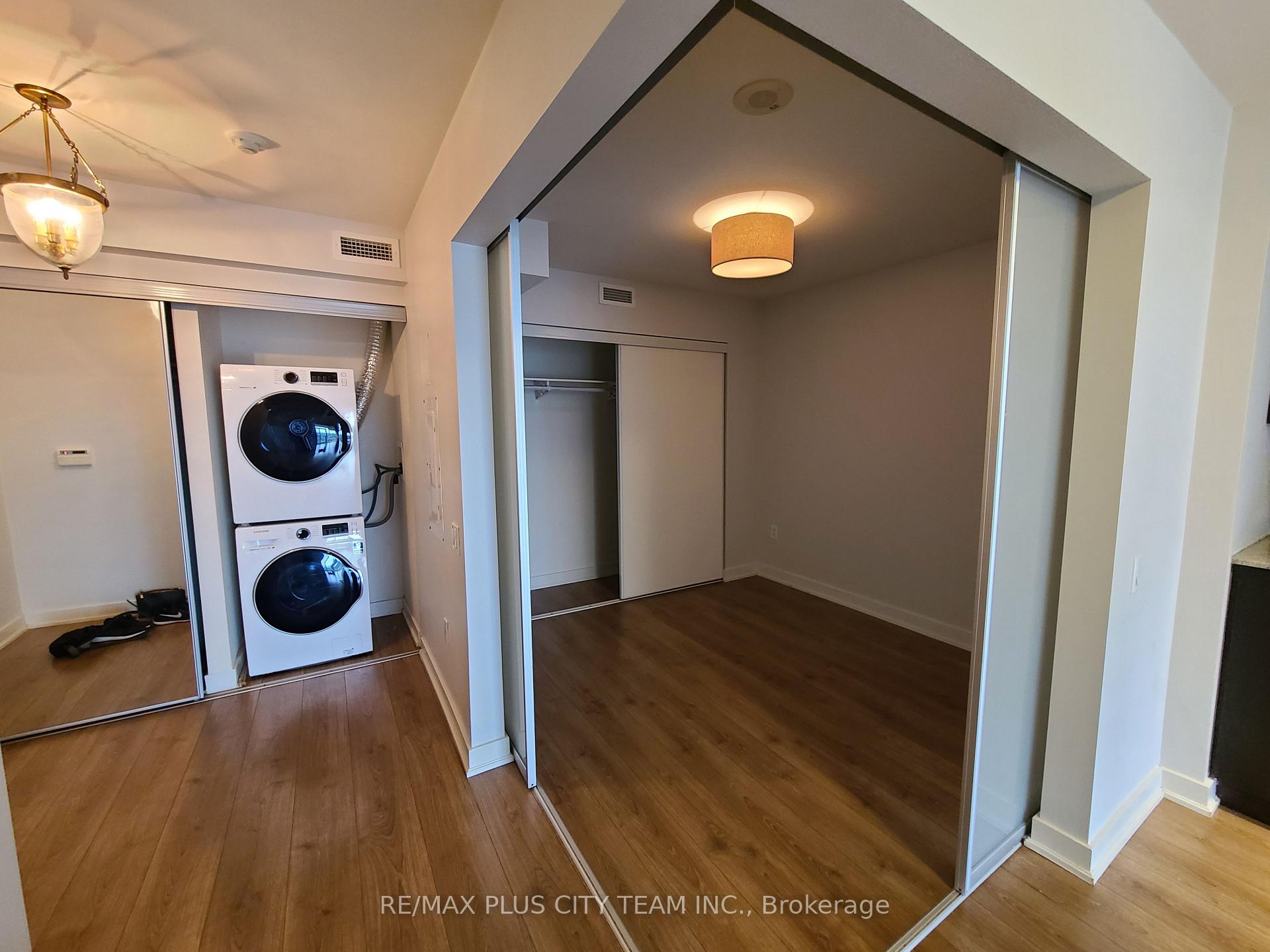 Photo 9 of Unit 1502, 78 Tecumseth Street, Toronto, Niagara — HOMEH