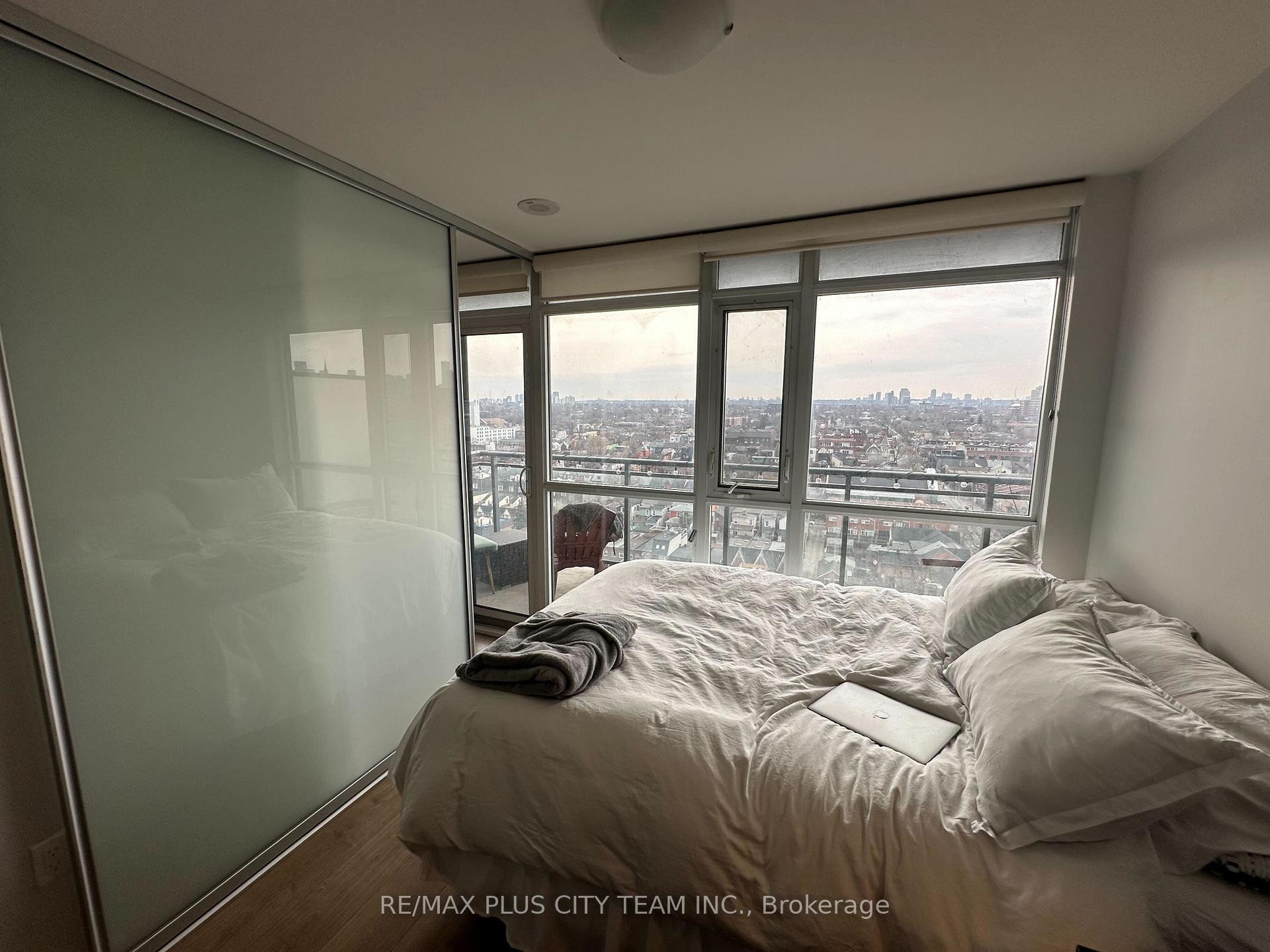 Photo 11 of Unit 1502, 78 Tecumseth Street, Toronto, Niagara — HOMEH