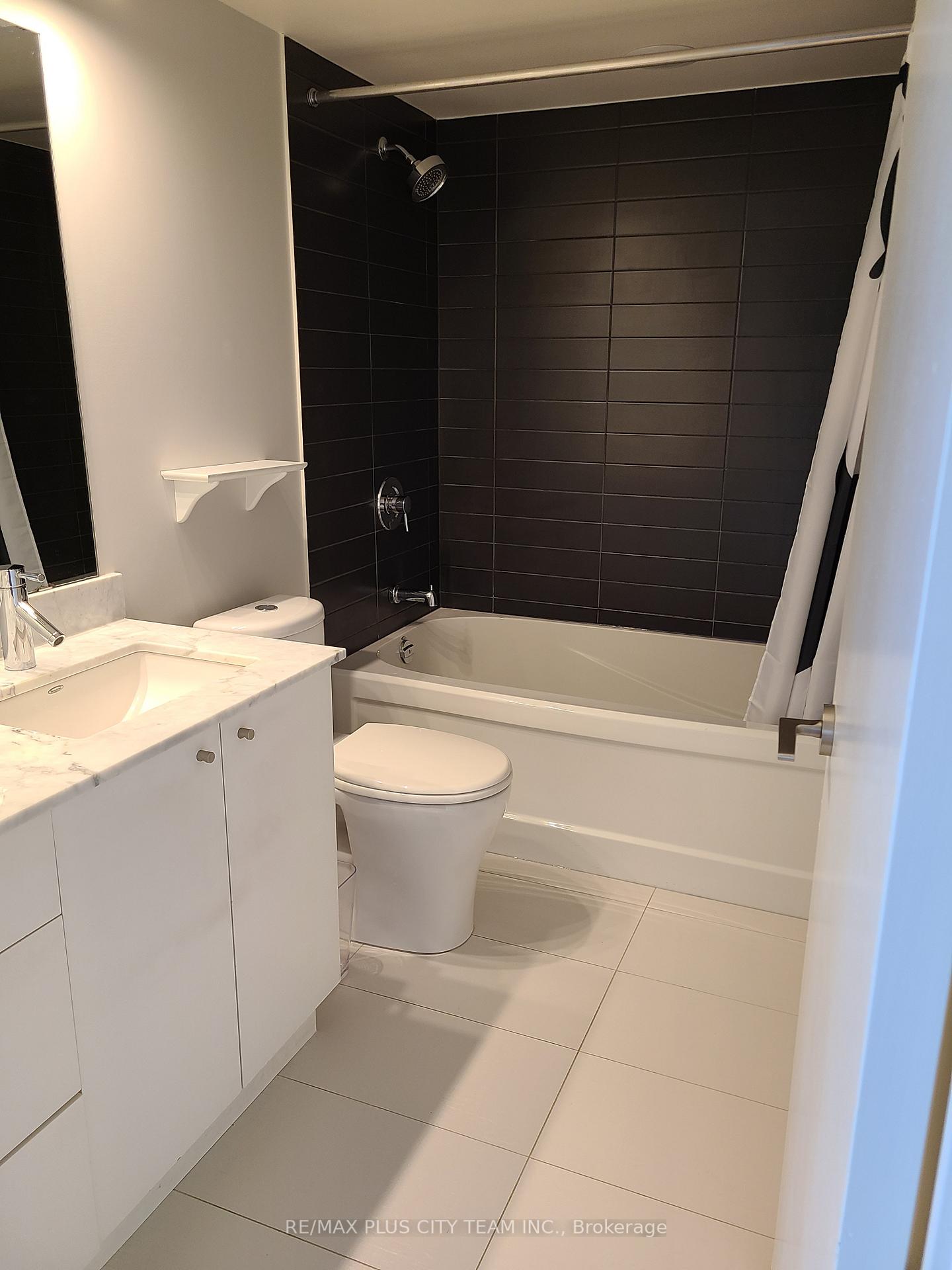 Photo 14 of Unit 1502, 78 Tecumseth Street, Toronto, Niagara — HOMEH