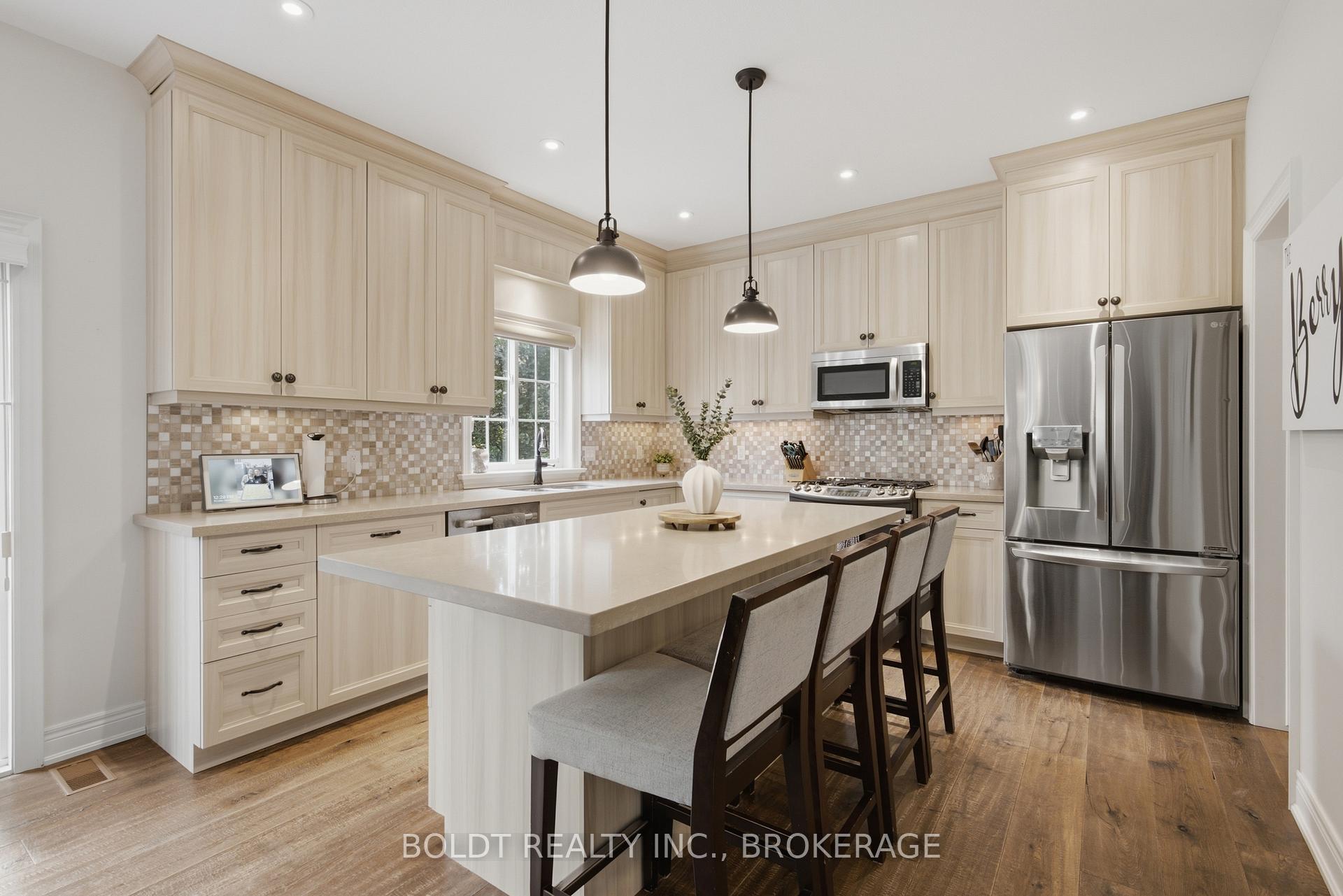 Photo 13 of 5 Gossen Drive, Niagara-on-the-Lake, Virgil — HOMEH