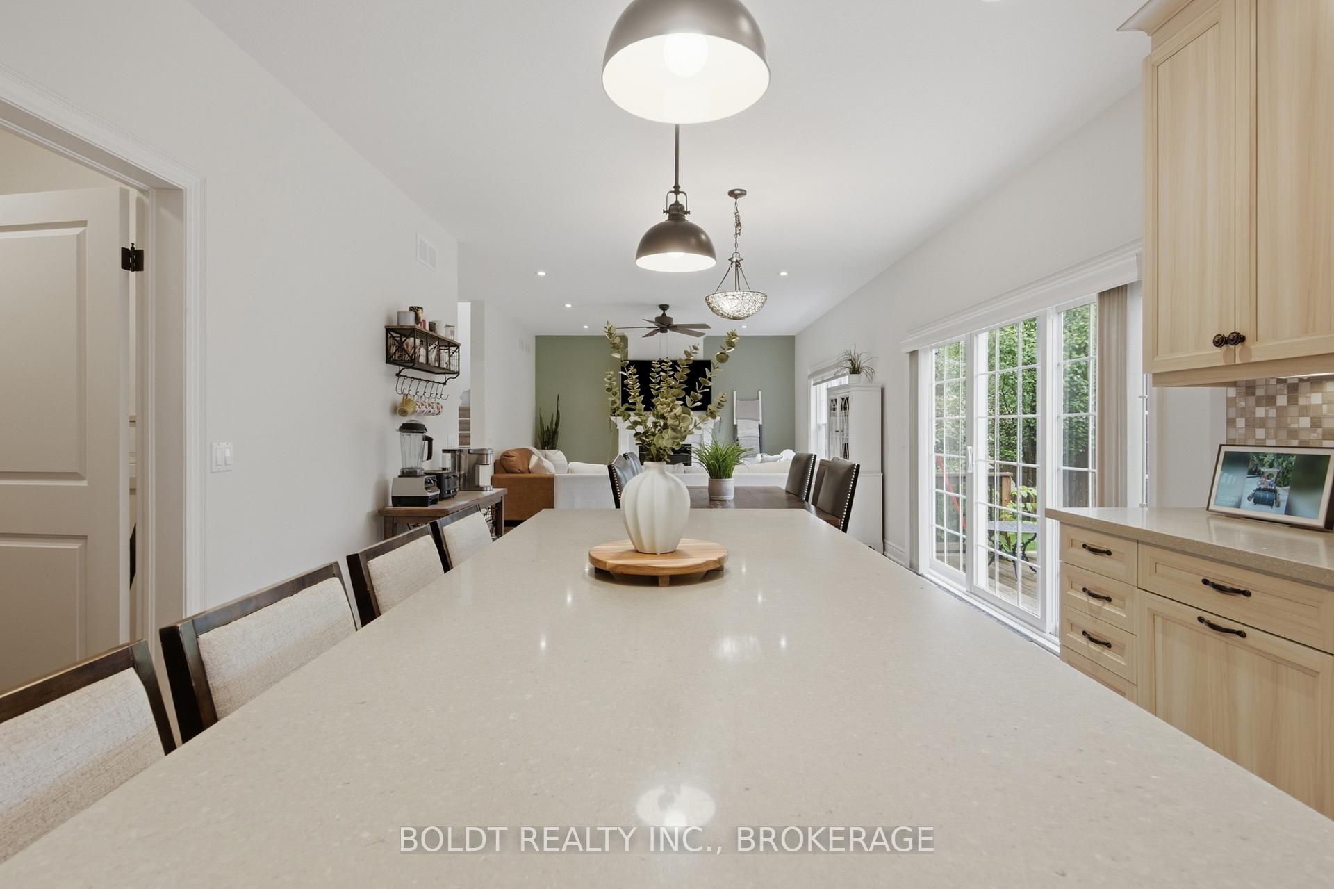 Photo 17 of 5 Gossen Drive, Niagara-on-the-Lake, Virgil — HOMEH