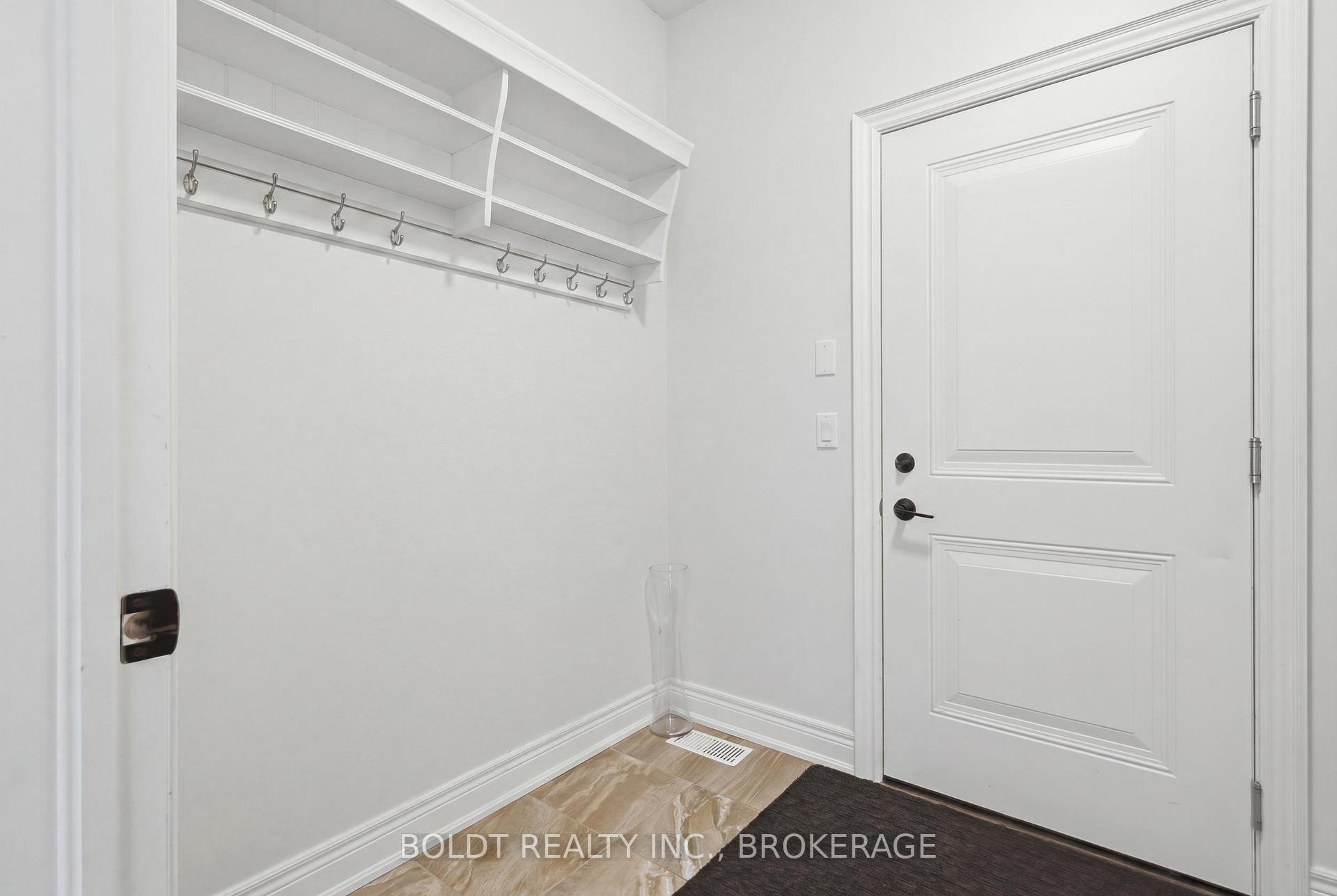 Photo 21 of 5 Gossen Drive, Niagara-on-the-Lake, Virgil — HOMEH