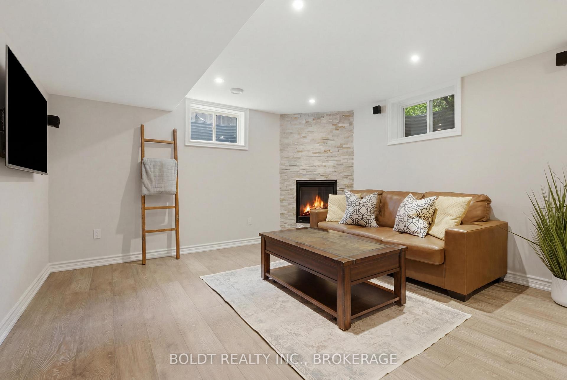 Photo 38 of 5 Gossen Drive, Niagara-on-the-Lake, Virgil — HOMEH