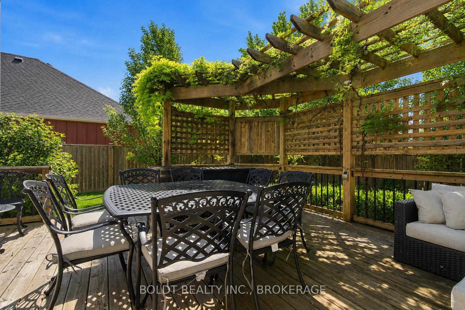 Photo 47 of 5 Gossen Drive, Niagara-on-the-Lake, Virgil — HOMEH