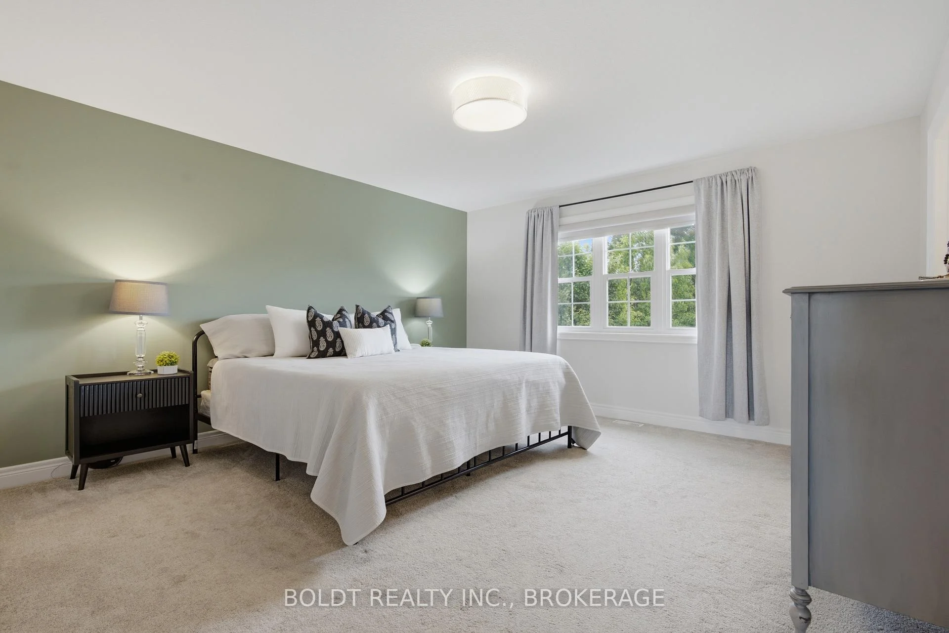 Photo 24 of 5 Gossen Drive, Niagara-on-the-Lake, Virgil — HOMEH