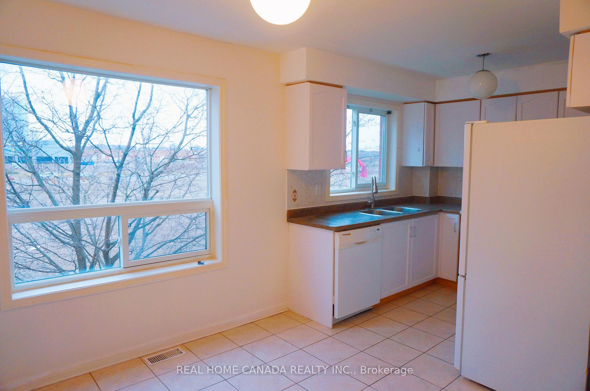 Photo 6 of Unit 54, 80 Acorn Place, Mississauga, Hurontario — HOMEH