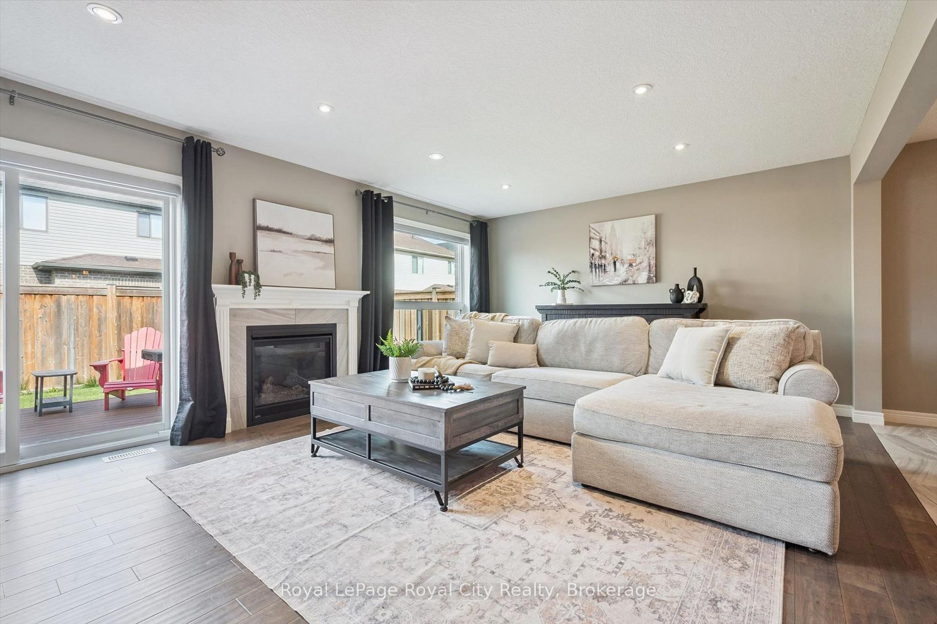 Photo 11 of 179 Dallan Drive, Guelph, Pineridge/Westminster Woods — HOMEH