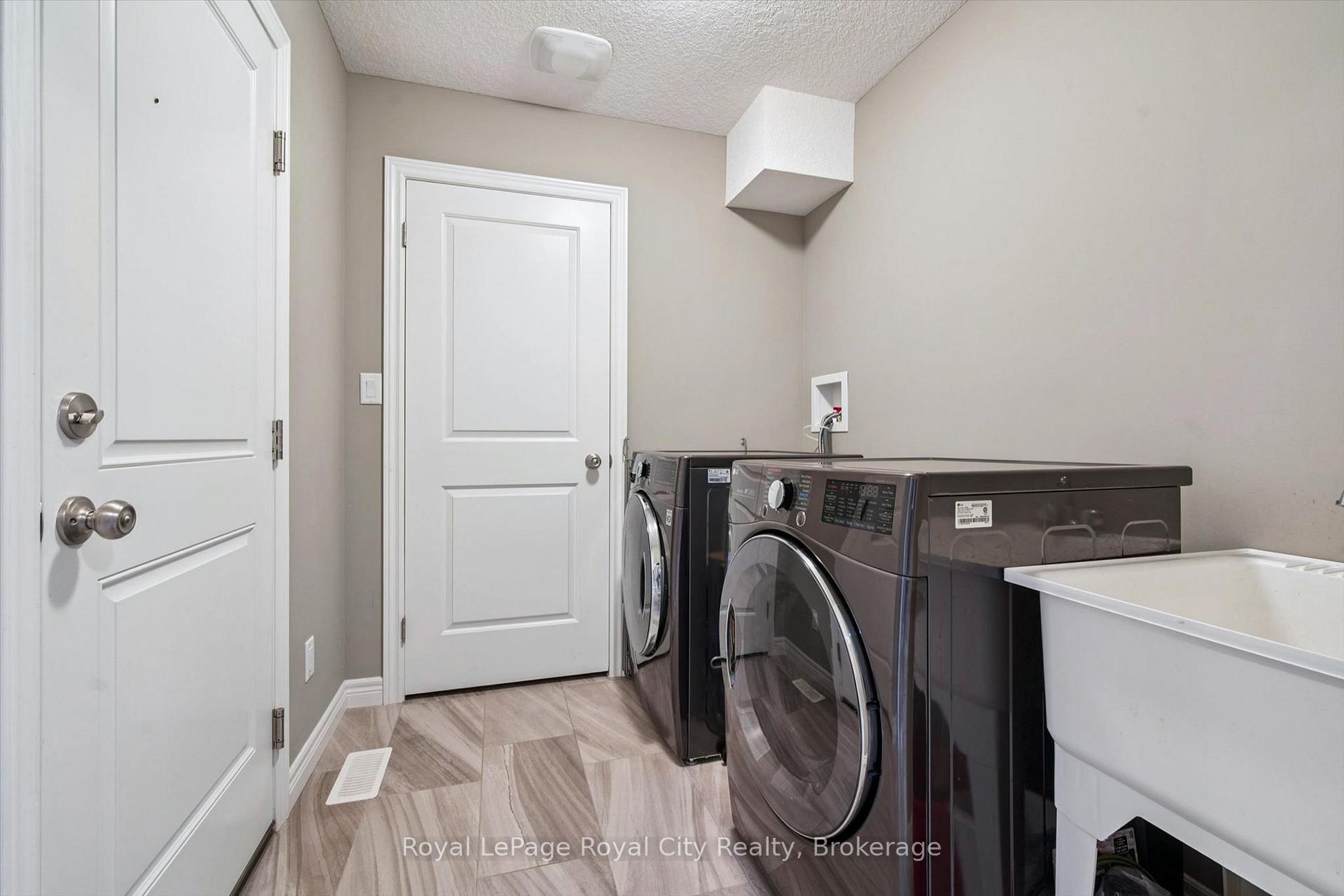 Photo 13 of 179 Dallan Drive, Guelph, Pineridge/Westminster Woods — HOMEH