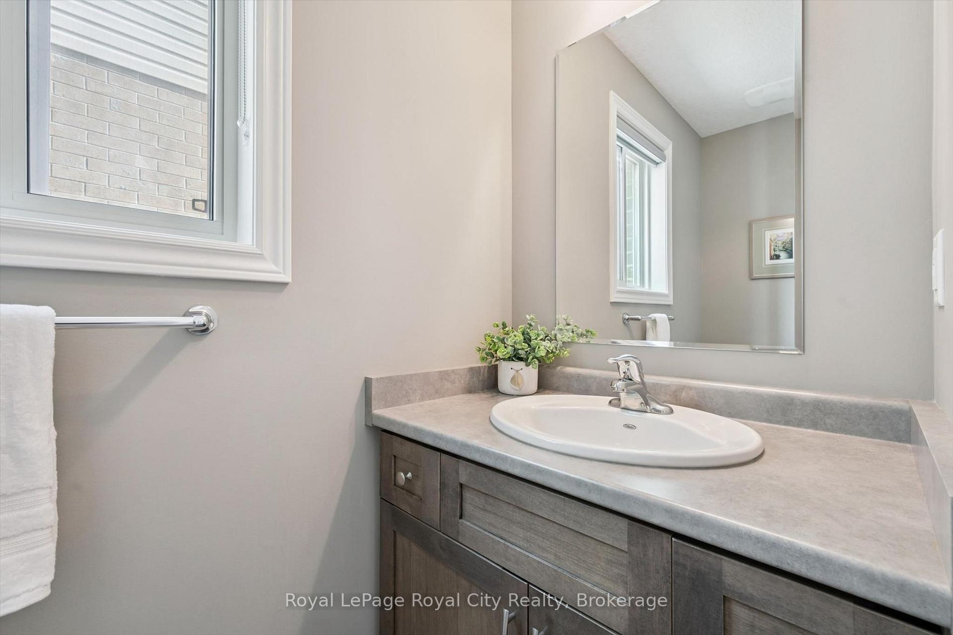 Photo 14 of 179 Dallan Drive, Guelph, Pineridge/Westminster Woods — HOMEH