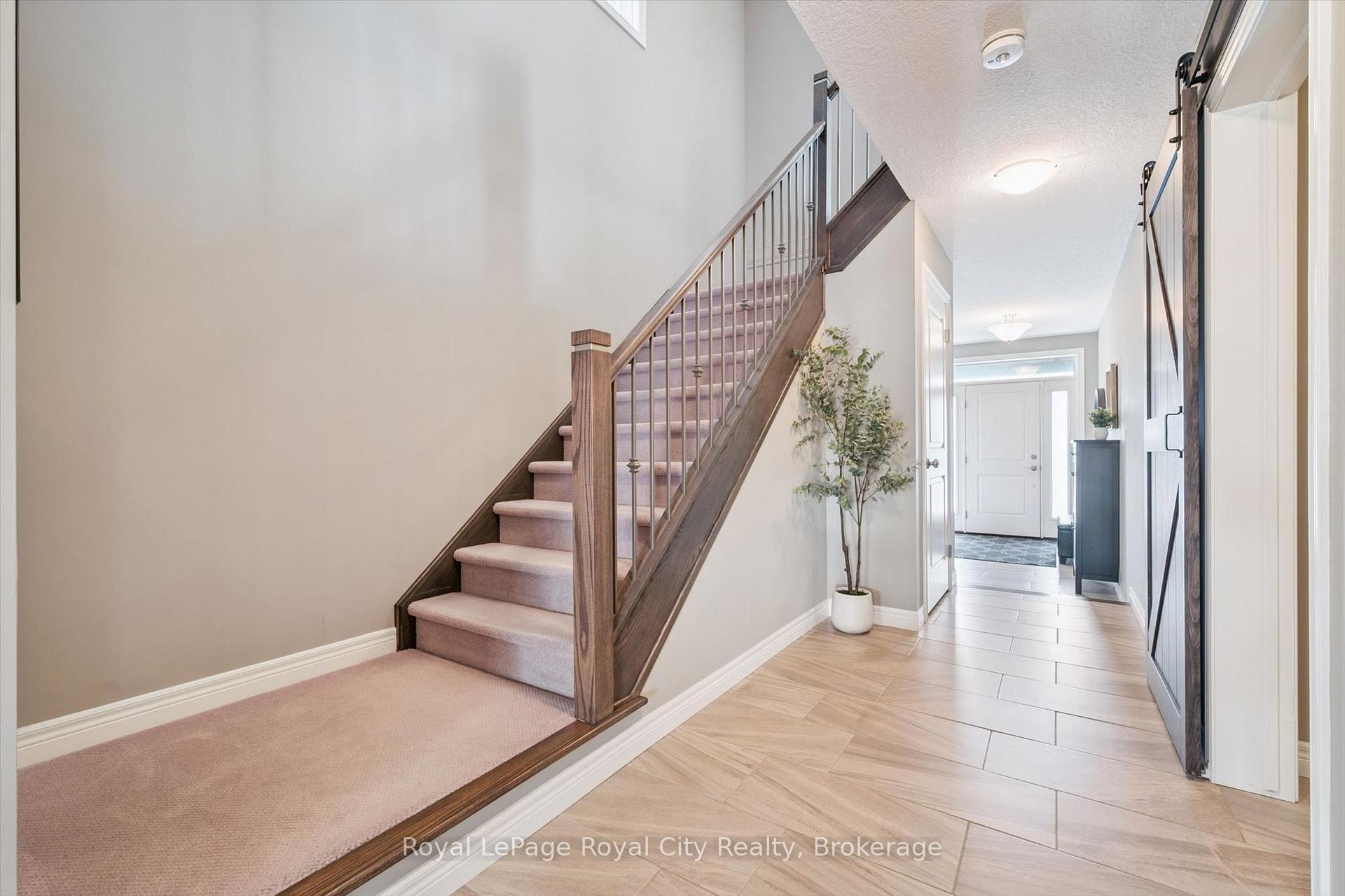 Photo 15 of 179 Dallan Drive, Guelph, Pineridge/Westminster Woods — HOMEH