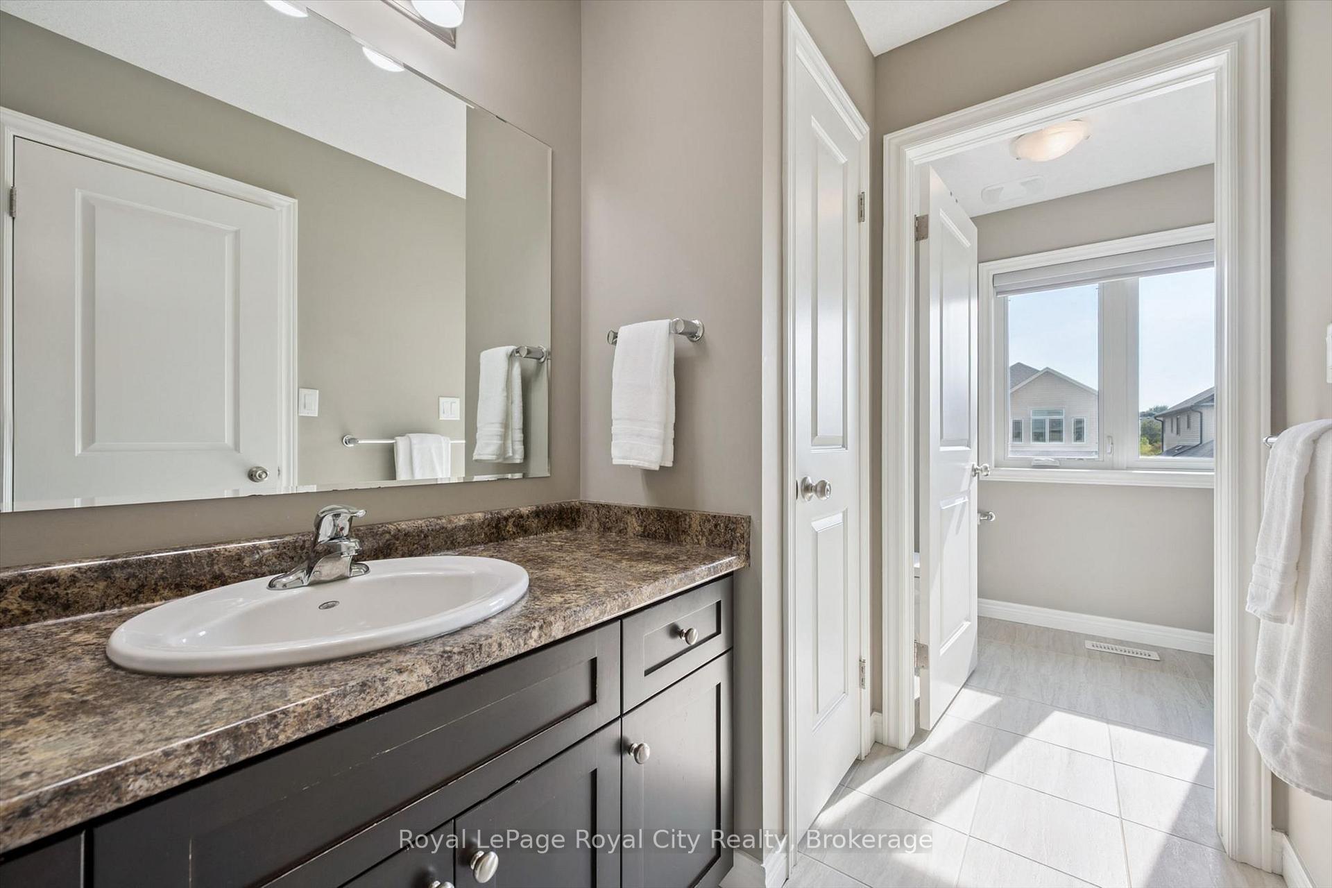Photo 20 of 179 Dallan Drive, Guelph, Pineridge/Westminster Woods — HOMEH