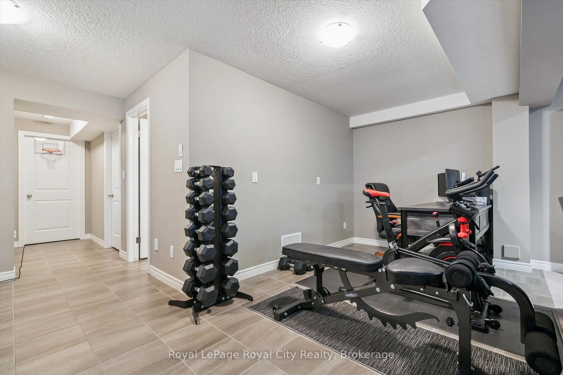 Photo 24 of 179 Dallan Drive, Guelph, Pineridge/Westminster Woods — HOMEH