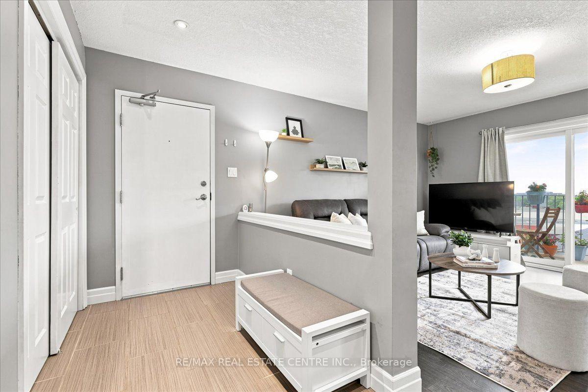 Photo 2 of Unit 403, 1522 King Street E, Kitchener, Eastwood — HOMEH