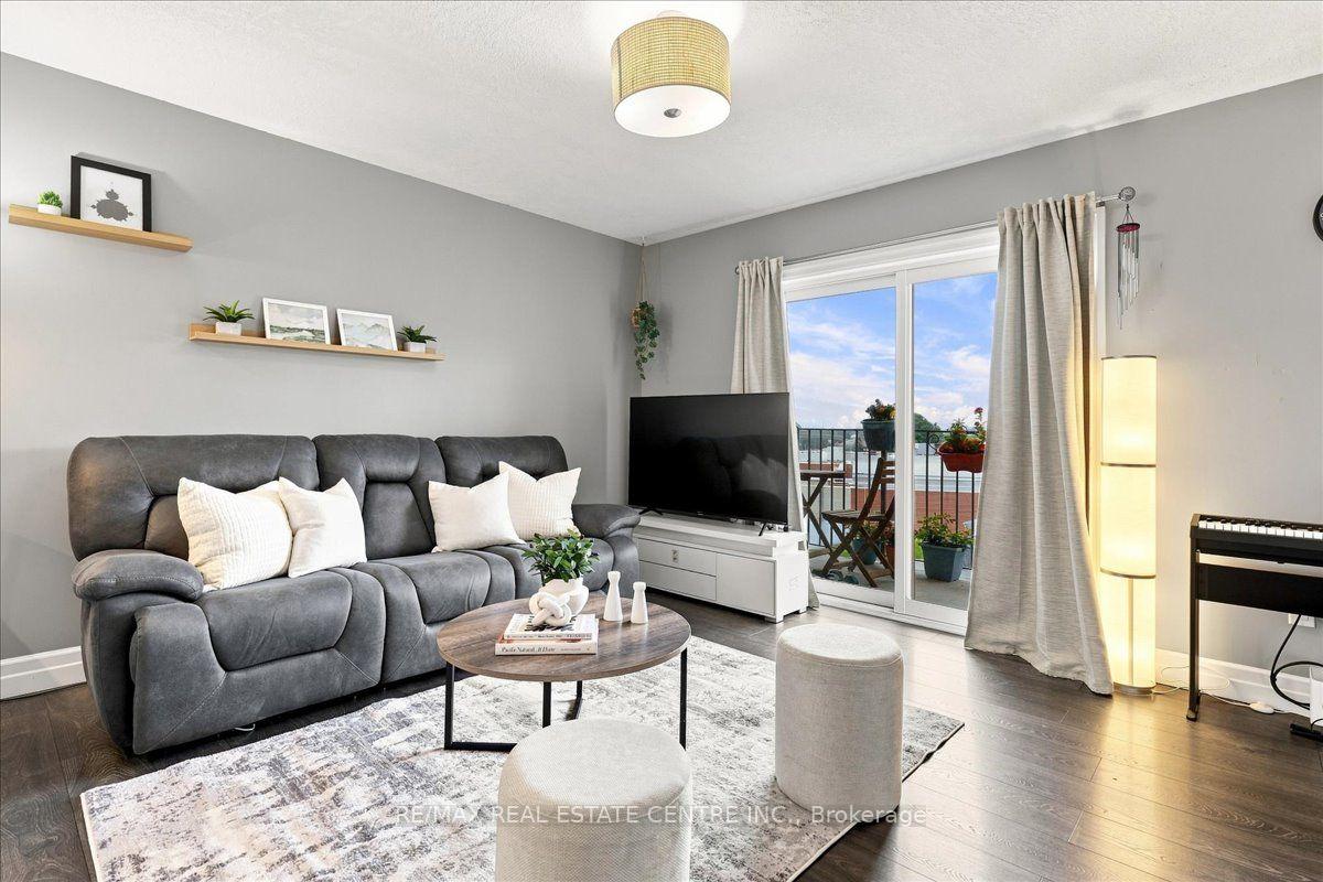 Photo 3 of Unit 403, 1522 King Street E, Kitchener, Eastwood — HOMEH