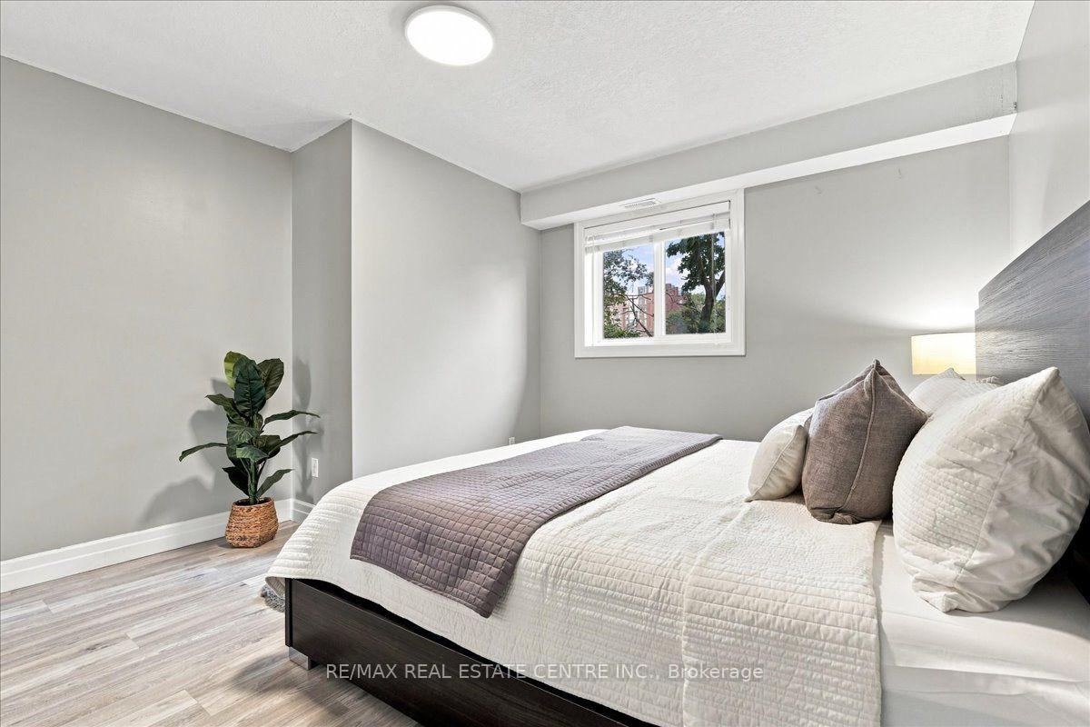 Photo 13 of Unit 403, 1522 King Street E, Kitchener, Eastwood — HOMEH