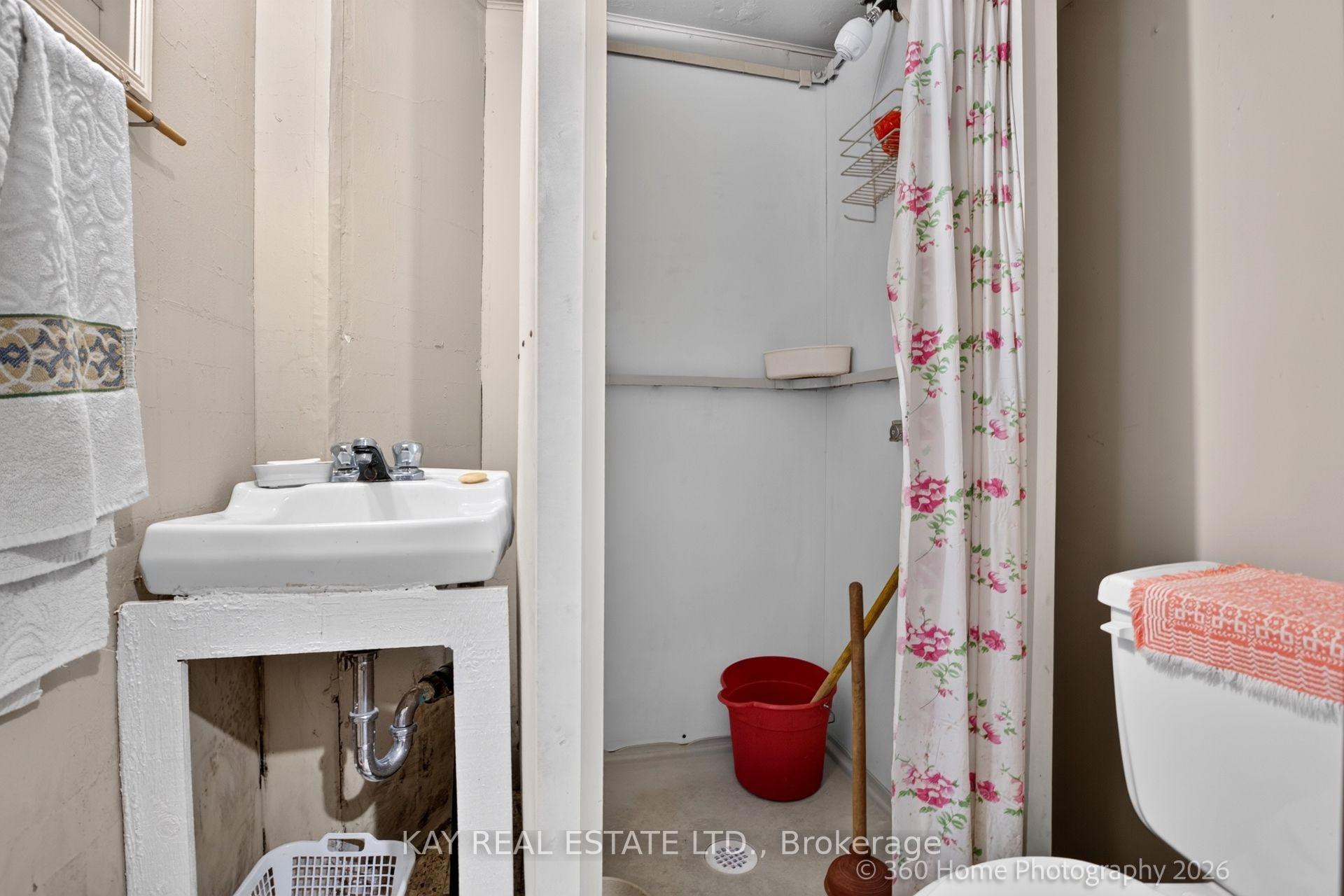 Photo 21 of 59 Cherrywood Avenue, Toronto, Humewood-Cedarvale — HOMEH