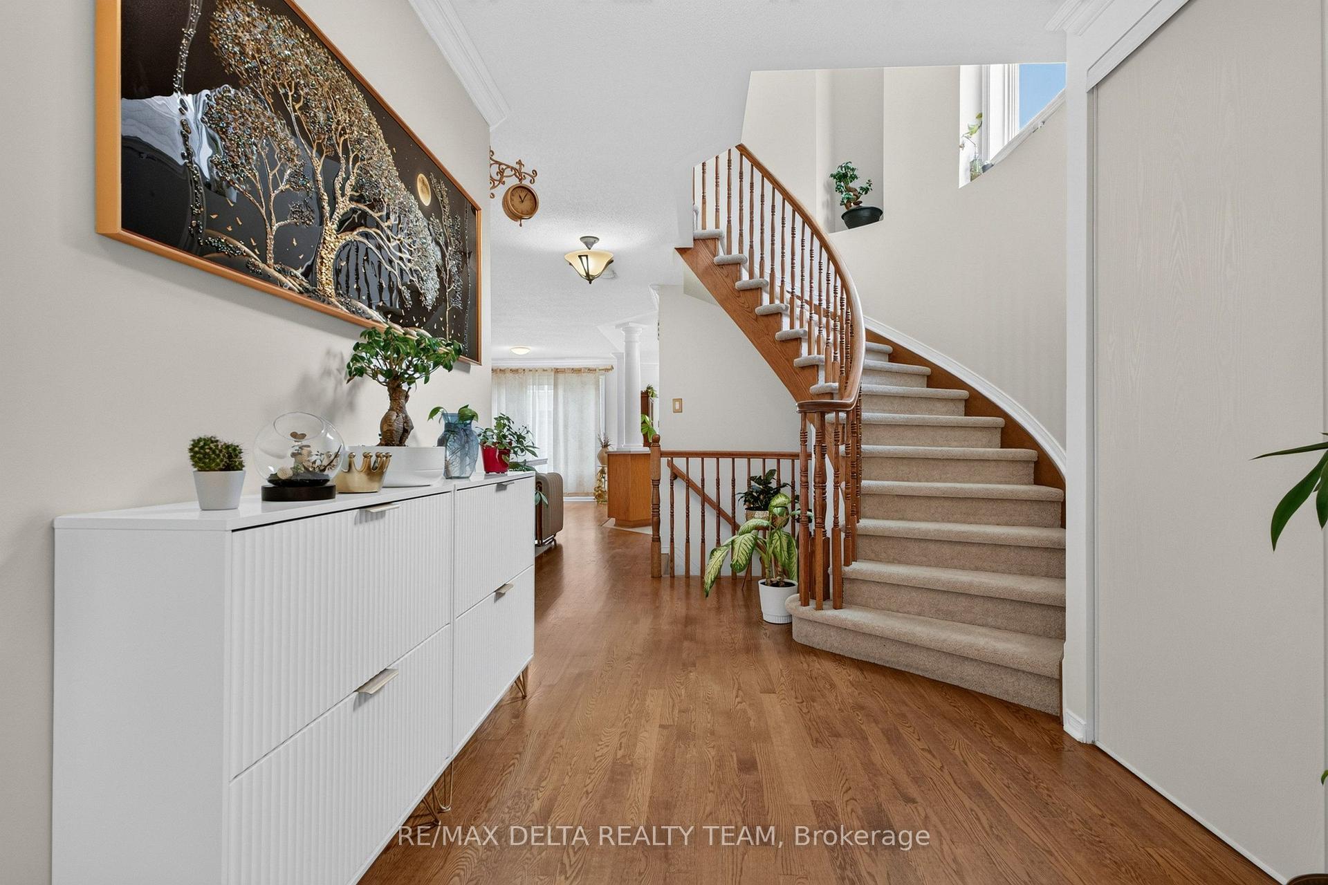 Photo 2 of 77 Flowertree Crescent, Ottawa, Kanata - Emerald Meadows/Trailwest — HOMEH
