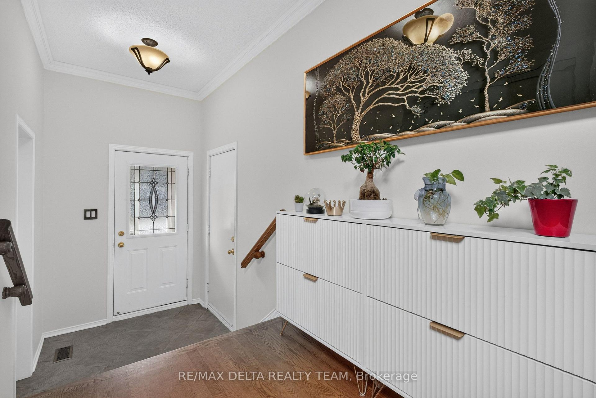 Photo 3 of 77 Flowertree Crescent, Ottawa, Kanata - Emerald Meadows/Trailwest — HOMEH