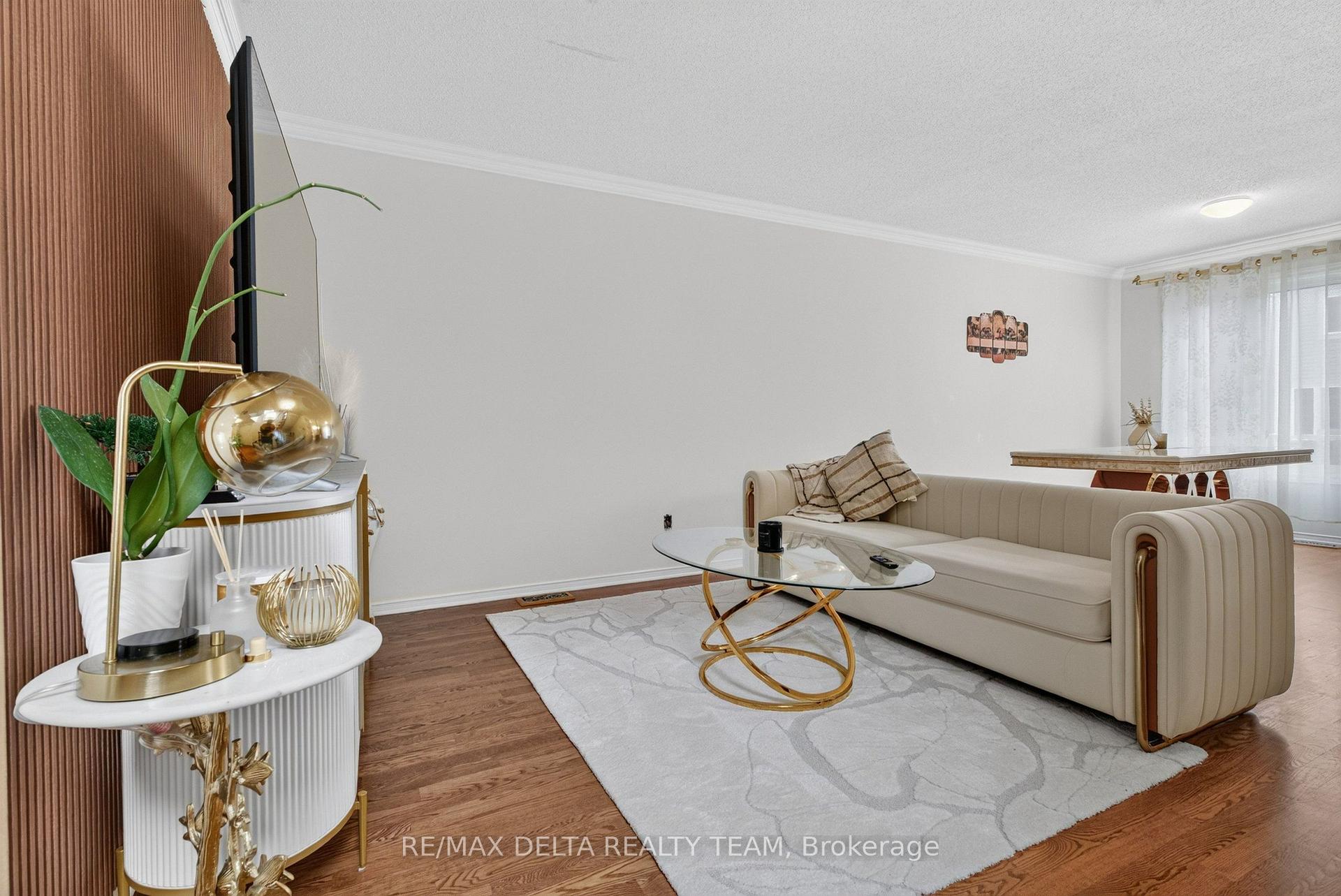 Photo 4 of 77 Flowertree Crescent, Ottawa, Kanata - Emerald Meadows/Trailwest — HOMEH