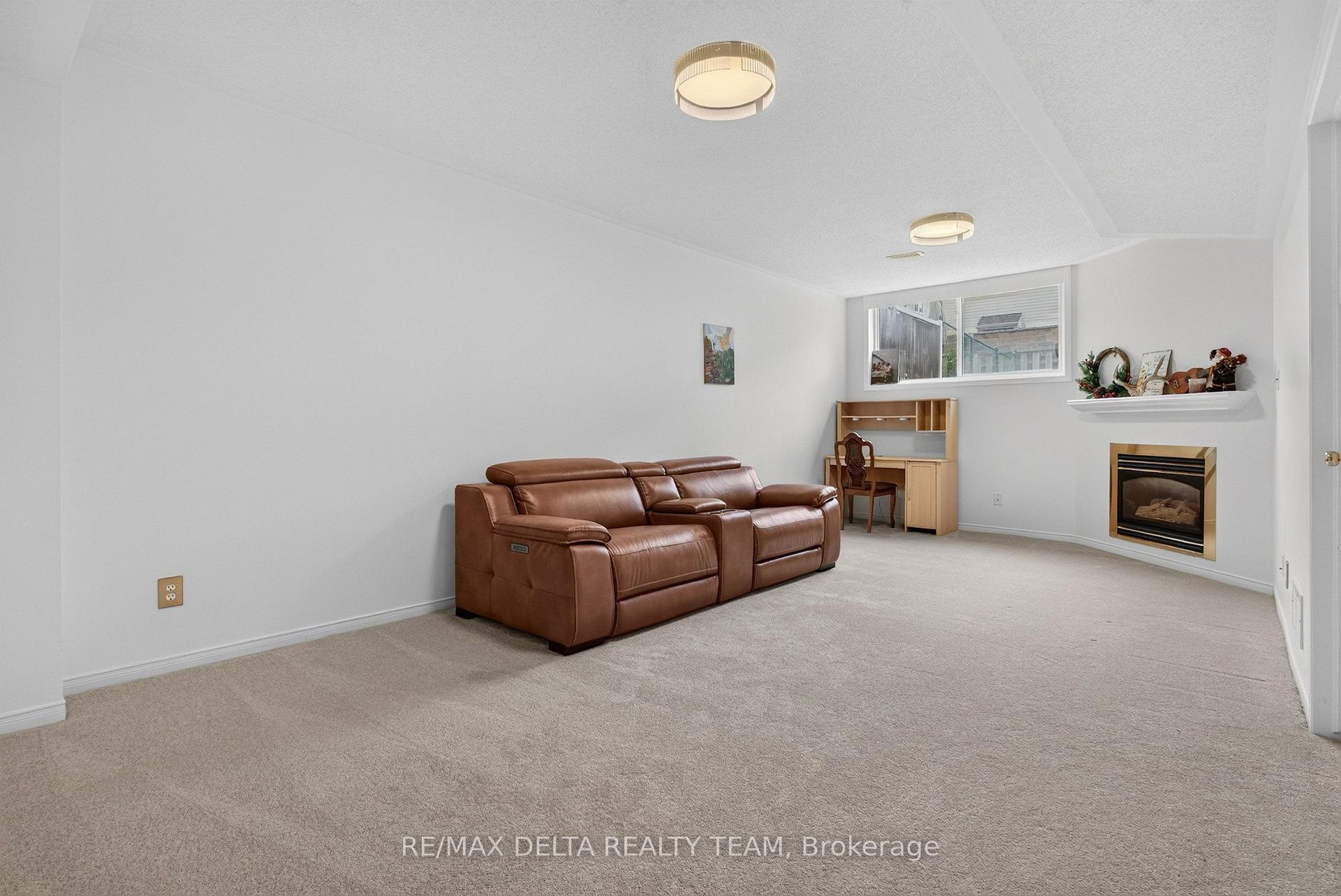 Photo 11 of 77 Flowertree Crescent, Ottawa, Kanata - Emerald Meadows/Trailwest — HOMEH
