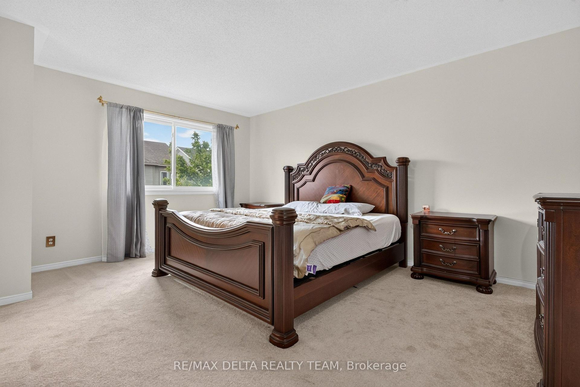 Photo 16 of 77 Flowertree Crescent, Ottawa, Kanata - Emerald Meadows/Trailwest — HOMEH