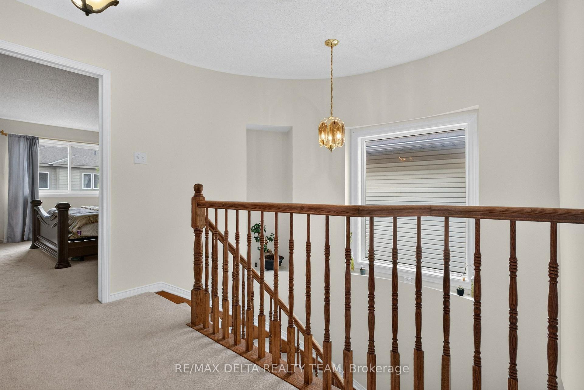 Photo 18 of 77 Flowertree Crescent, Ottawa, Kanata - Emerald Meadows/Trailwest — HOMEH