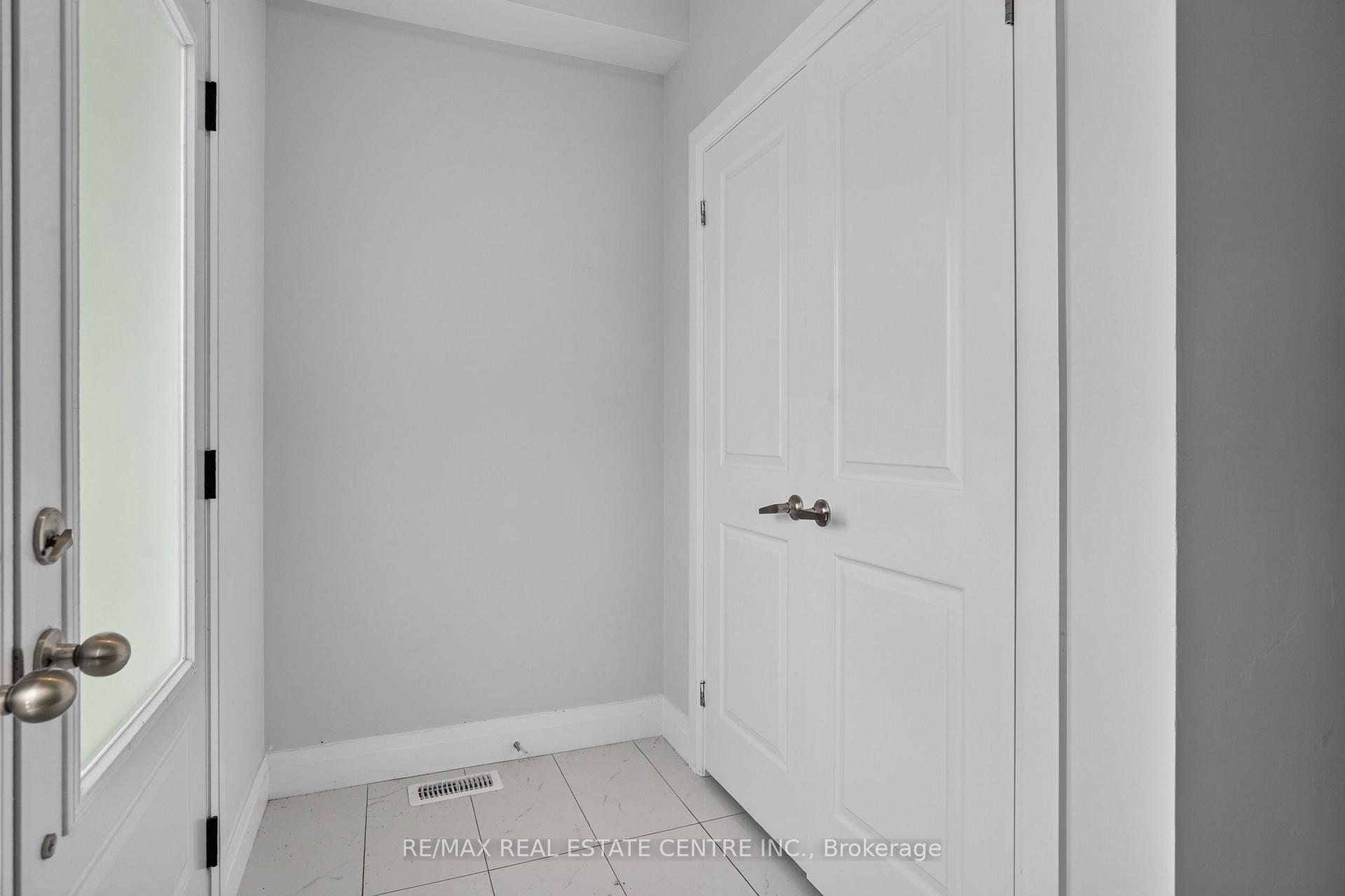 Photo 6 of 124 King Street E, Ingersoll, Ingersoll - South — HOMEH