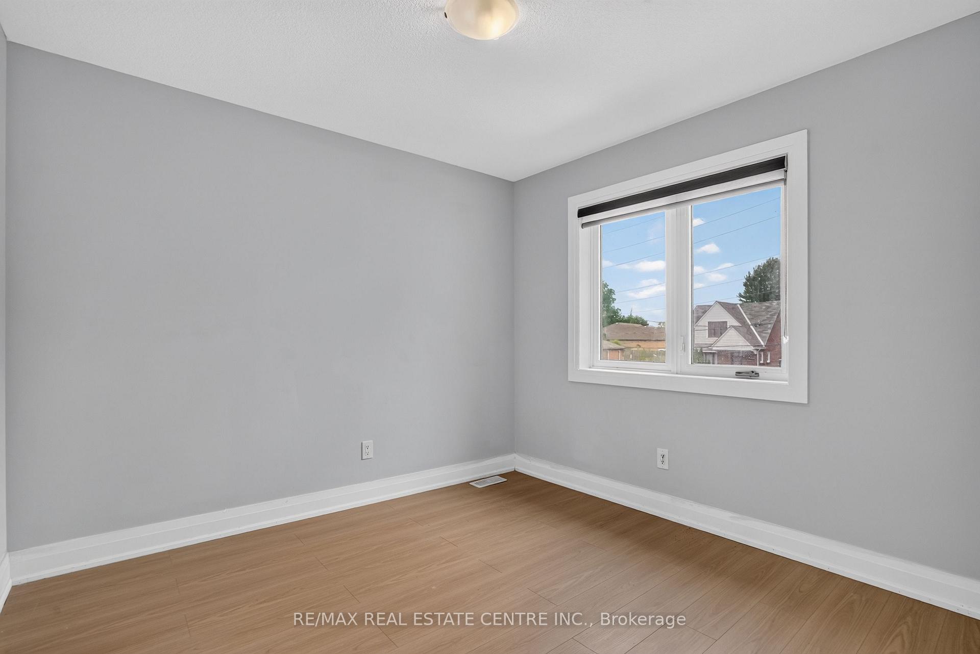 Photo 36 of 124 King Street E, Ingersoll, Ingersoll - South — HOMEH