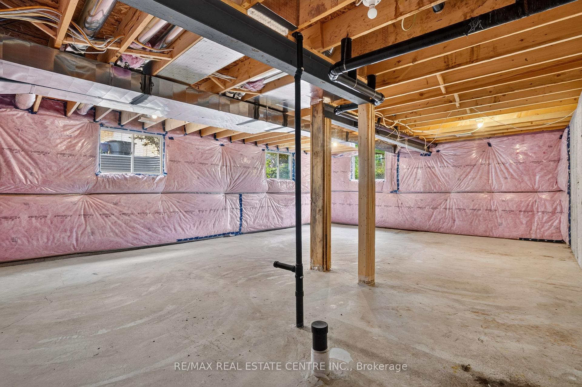 Photo 44 of 124 King Street E, Ingersoll, Ingersoll - South — HOMEH