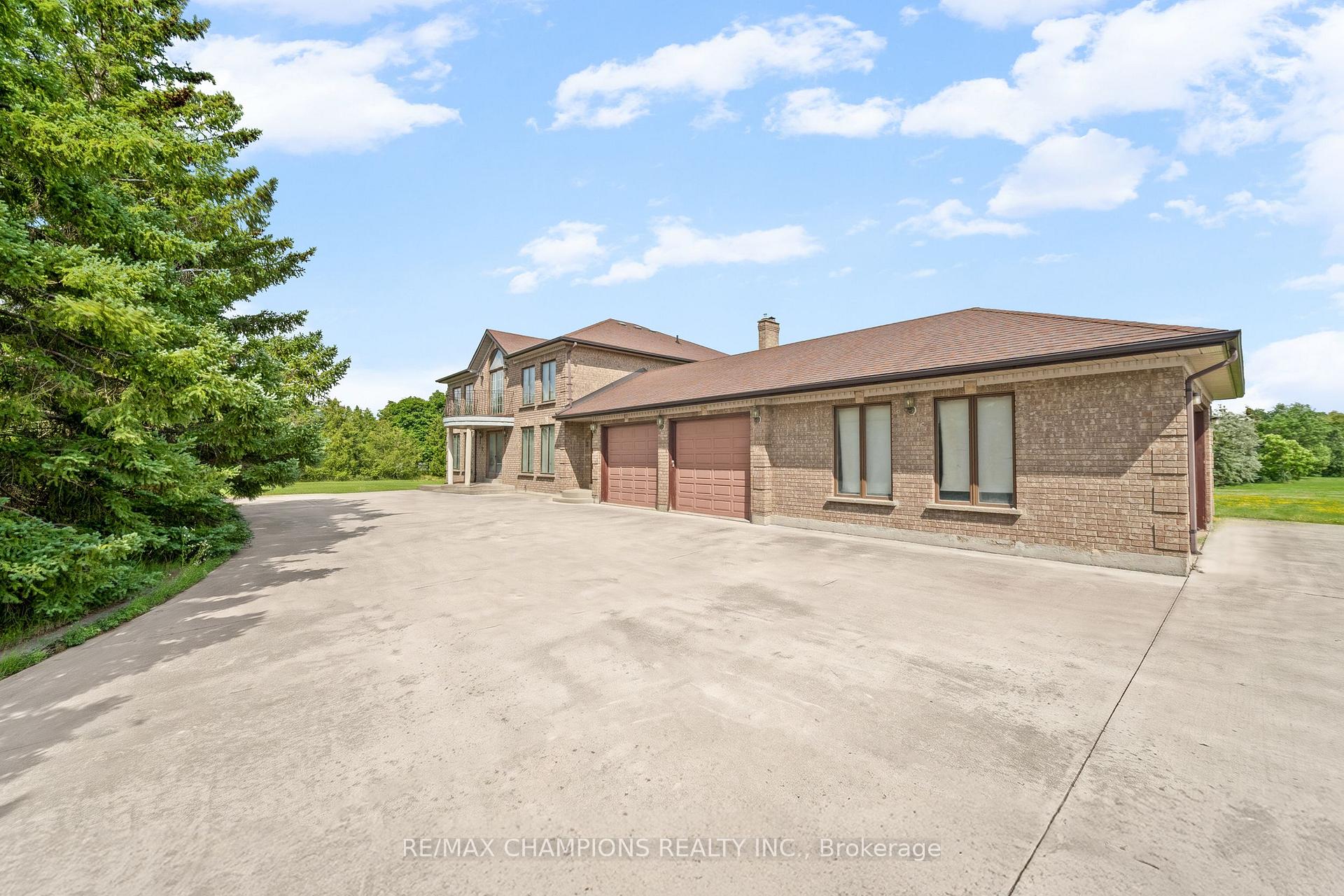 Photo 2 of 4047 Countryside Drive, Brampton, Toronto Gore Rural Estate — HOMEH