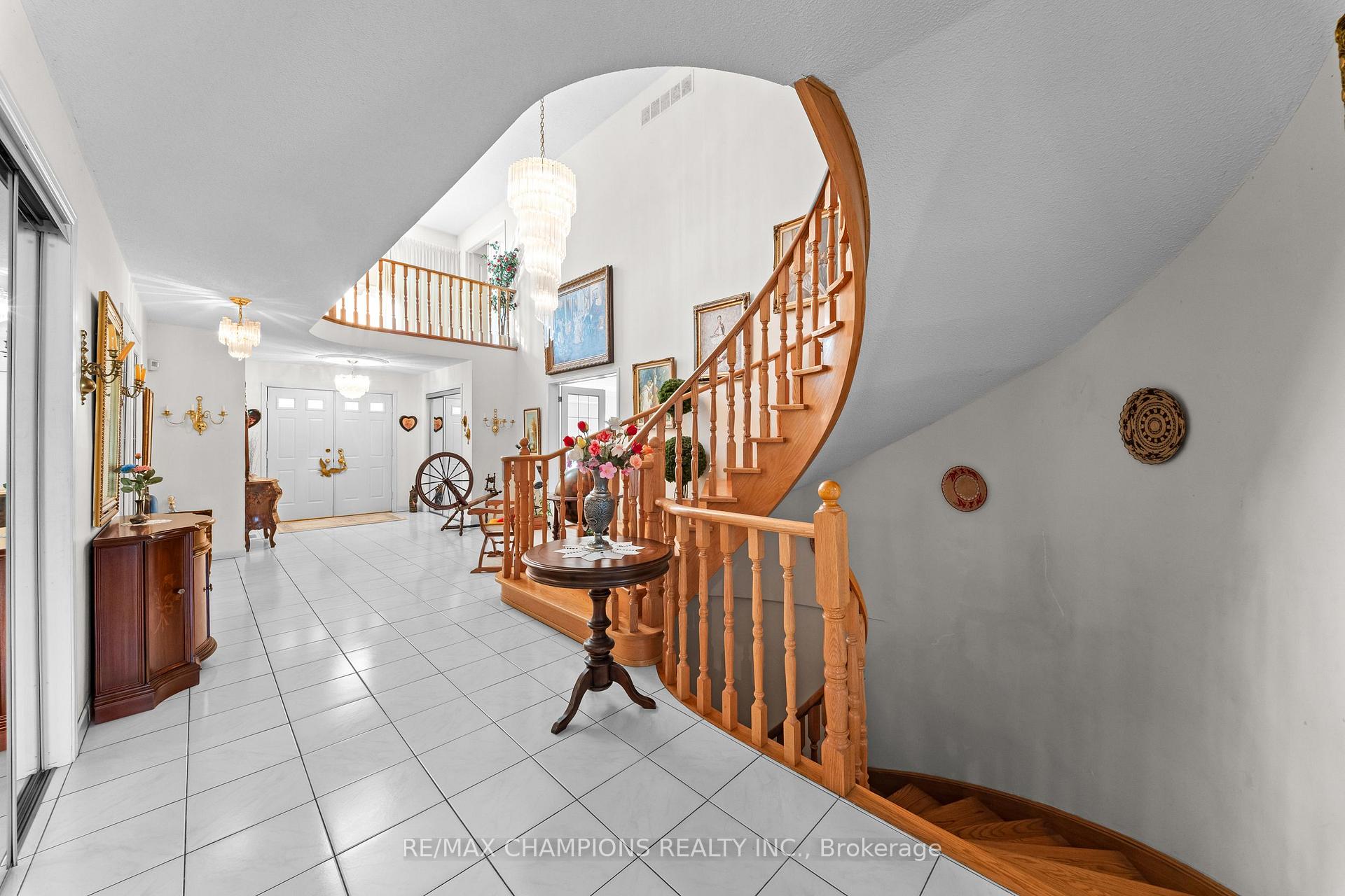 Photo 11 of 4047 Countryside Drive, Brampton, Toronto Gore Rural Estate — HOMEH